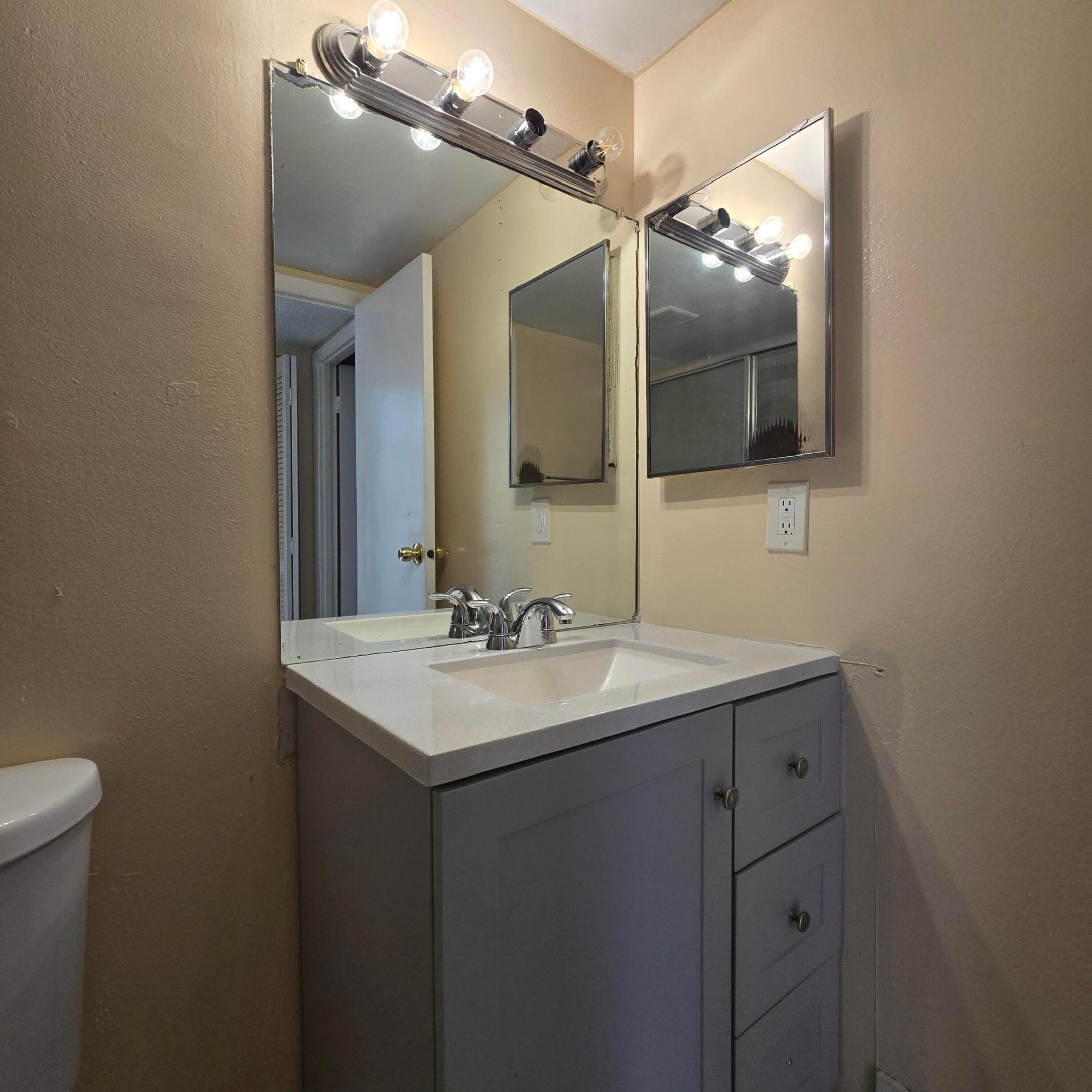 6061 N FALLS CIR #214, Lauderhill FL 33319
