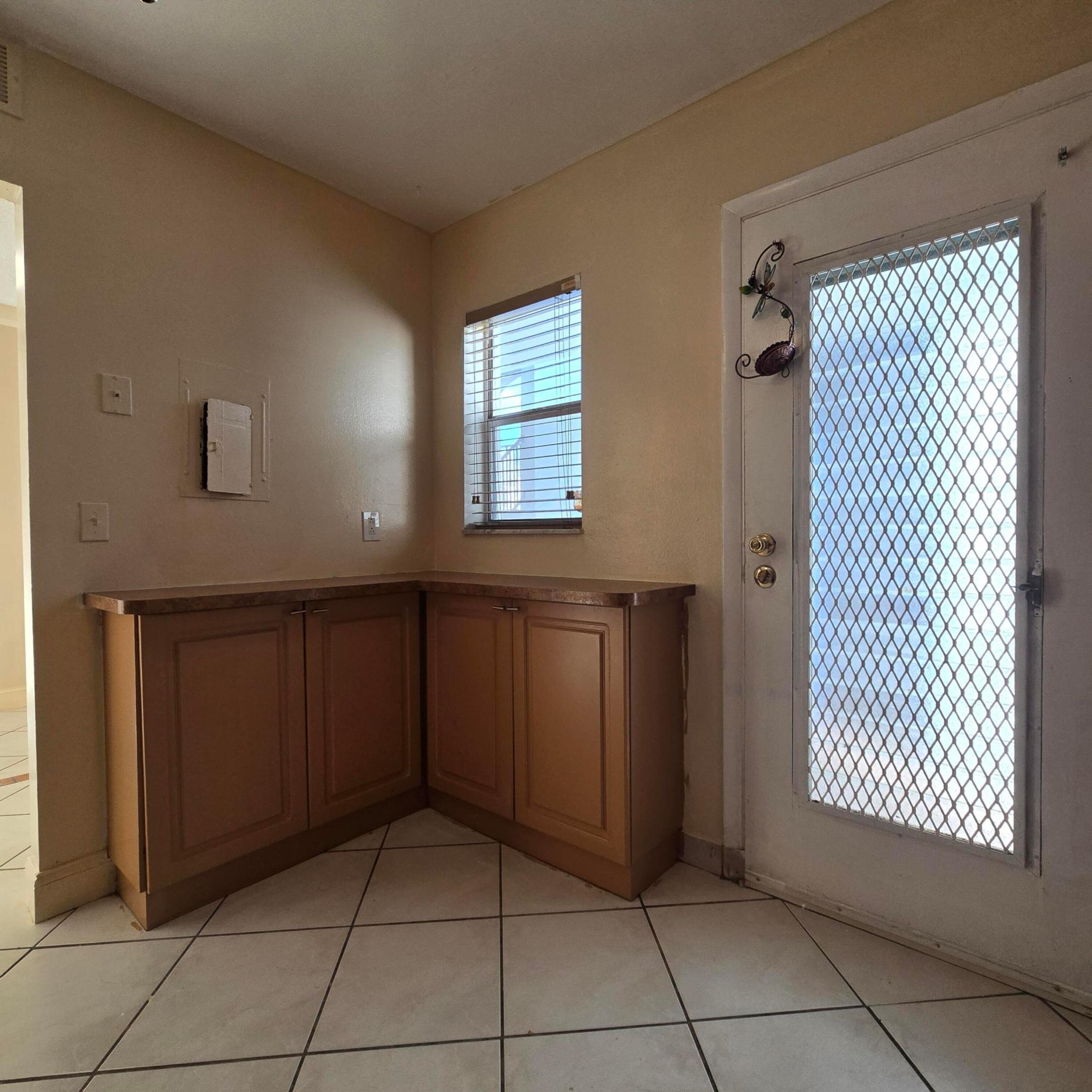 6061 N FALLS CIR #214, Lauderhill FL 33319