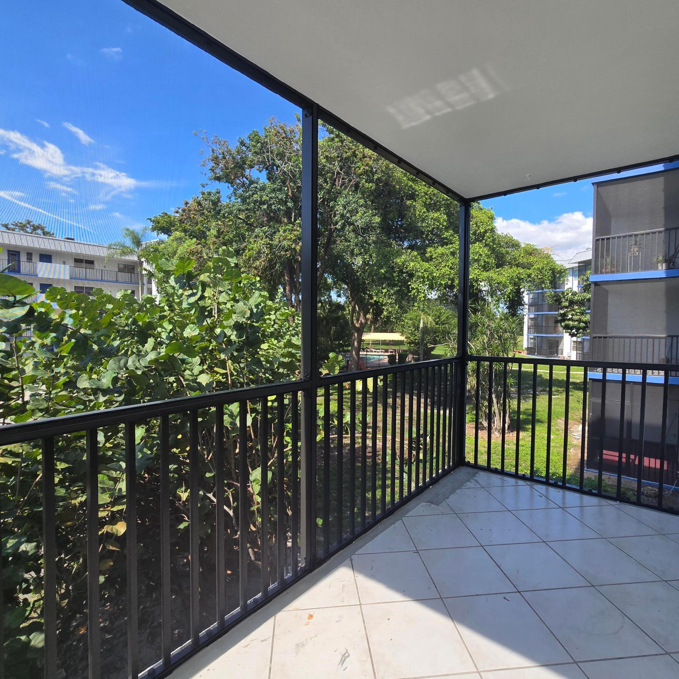 6061 N FALLS CIR #214, Lauderhill FL 33319