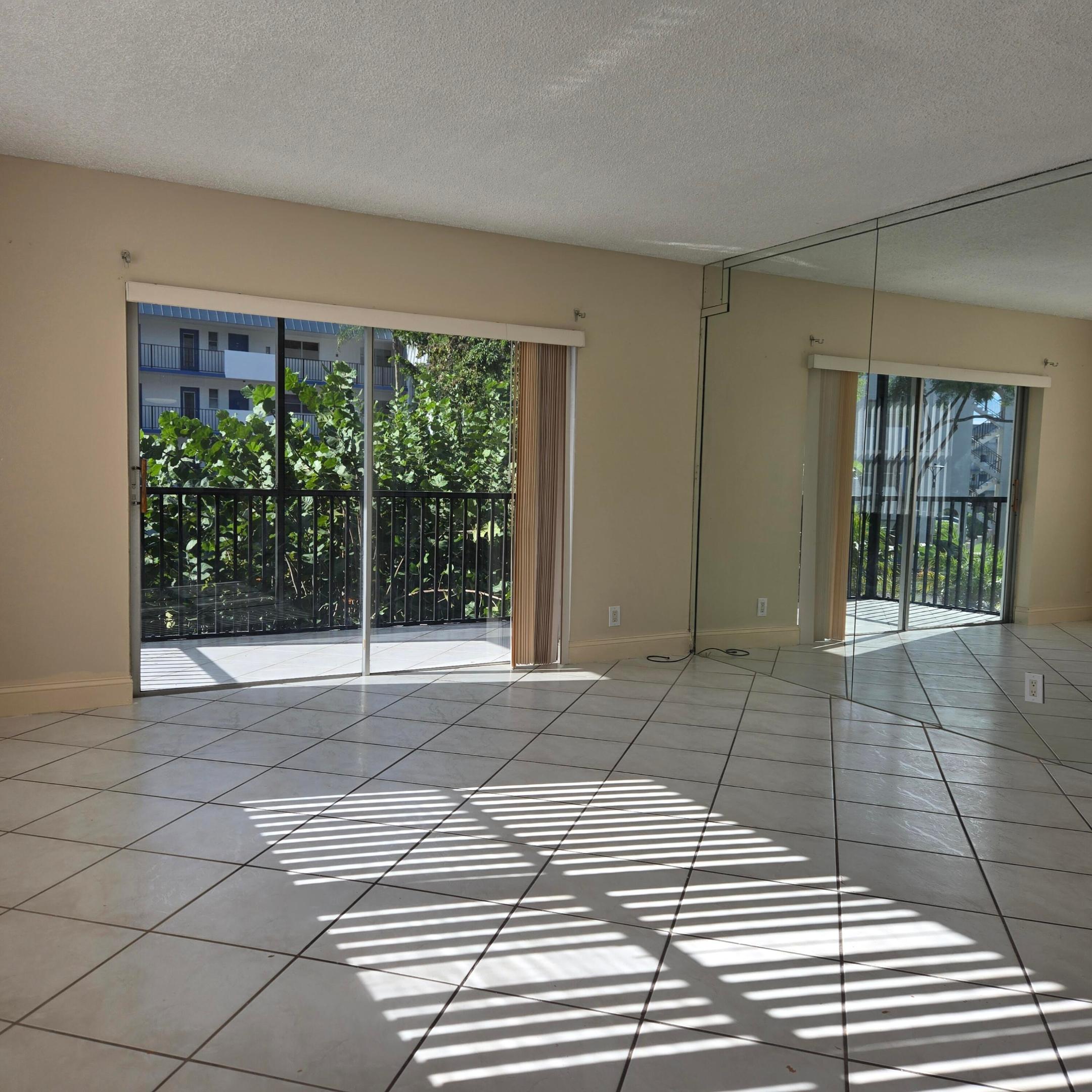 6061 N FALLS CIR #214, Lauderhill FL 33319
