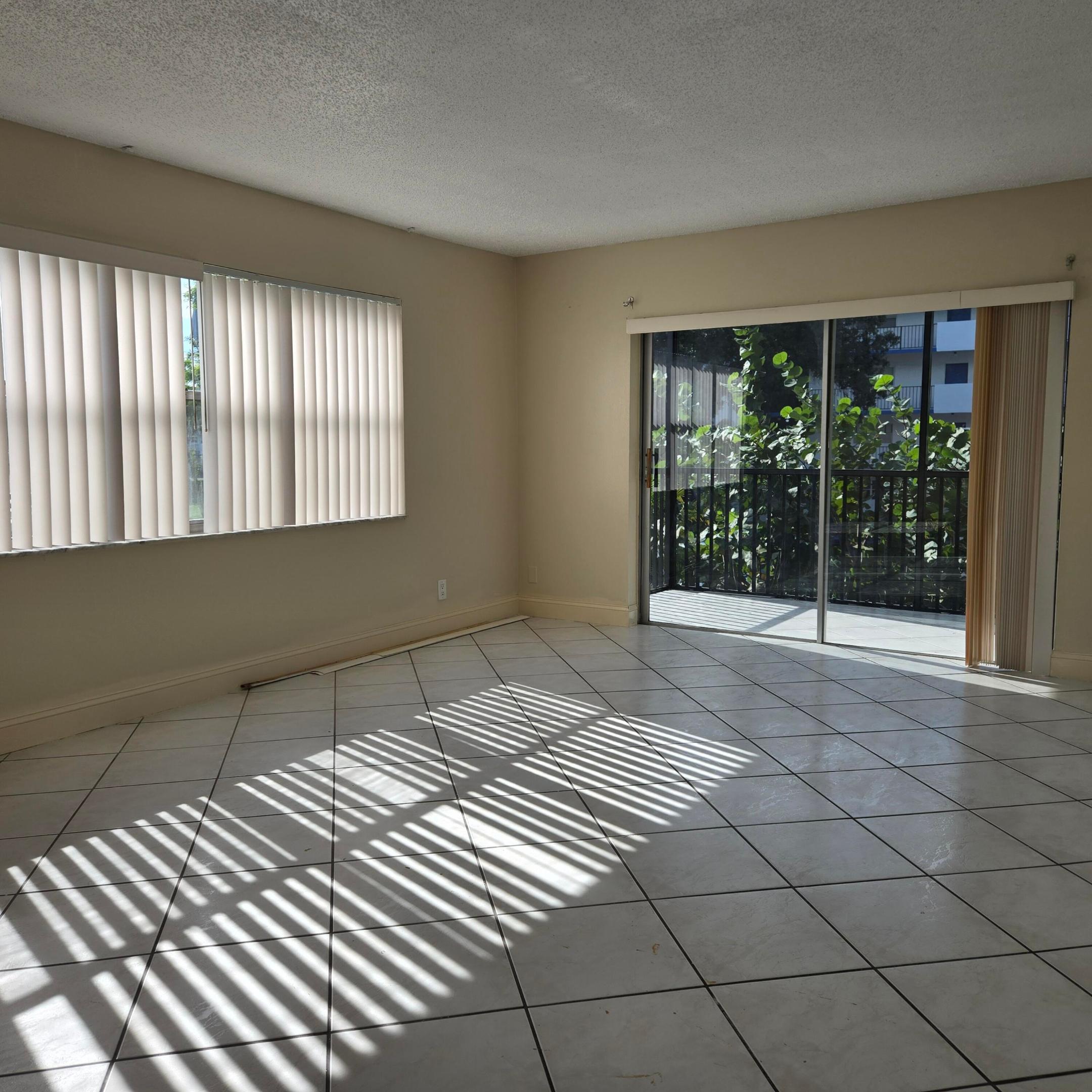 6061 N FALLS CIR #214, Lauderhill FL 33319