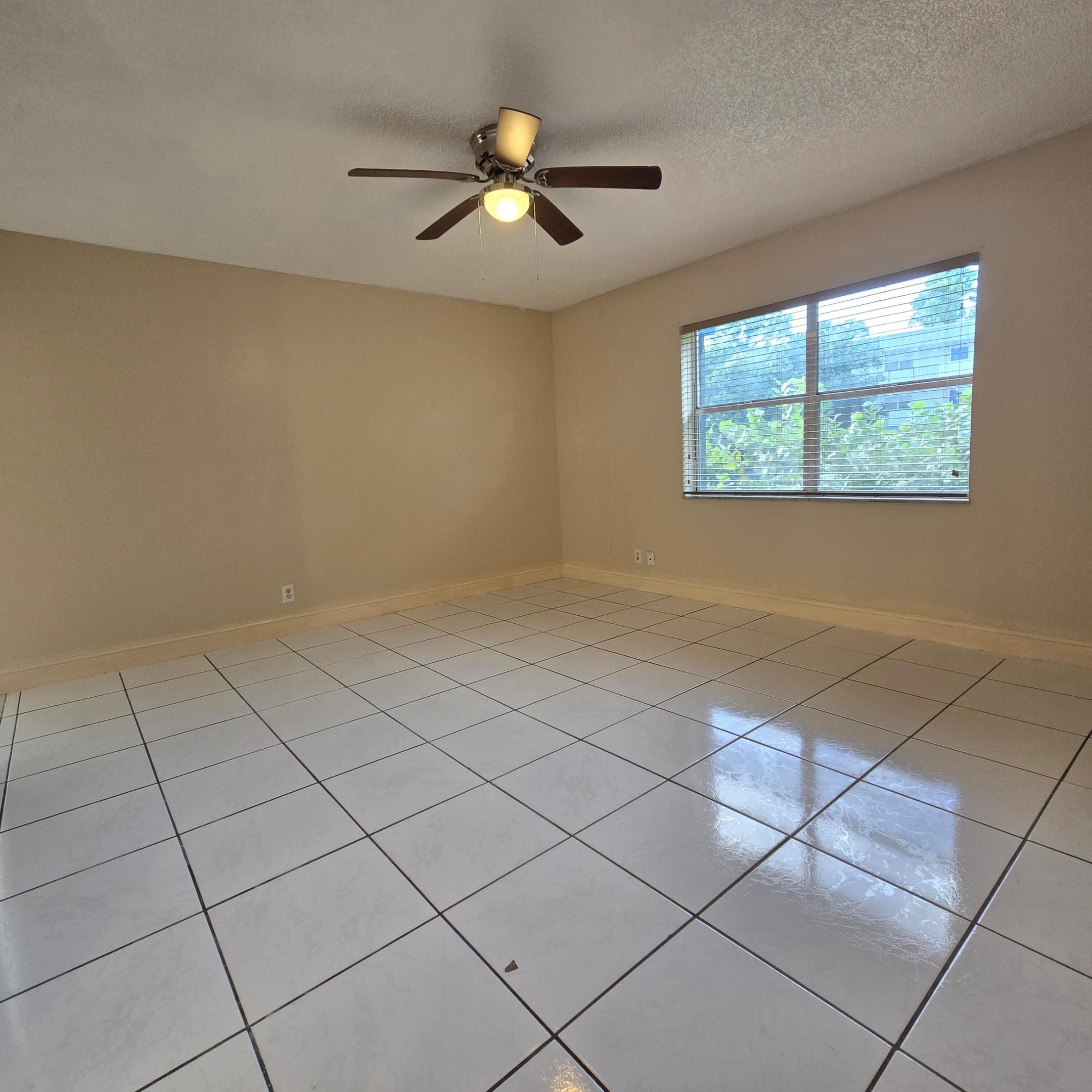 6061 N FALLS CIR #214, Lauderhill FL 33319