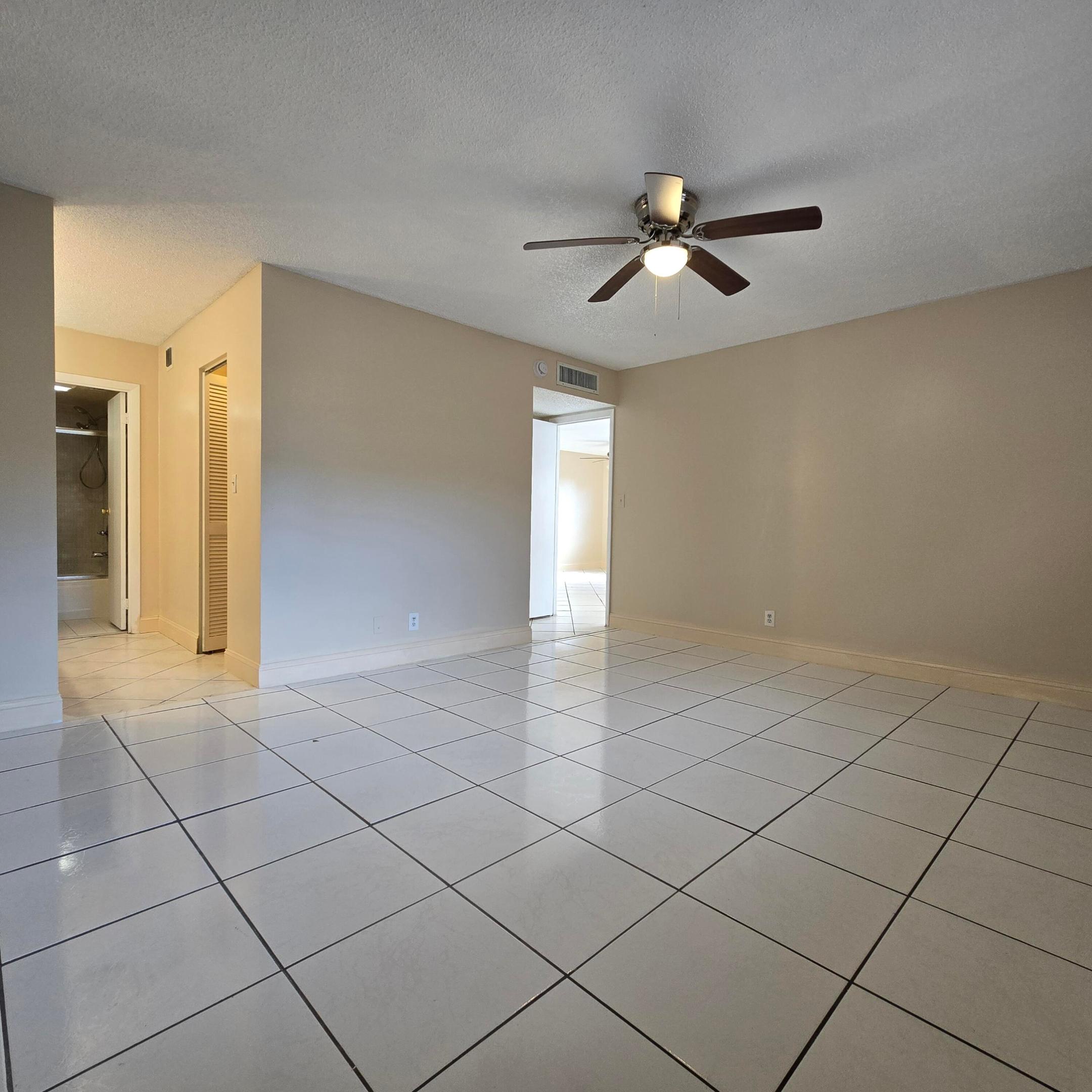 6061 N FALLS CIR #214, Lauderhill FL 33319