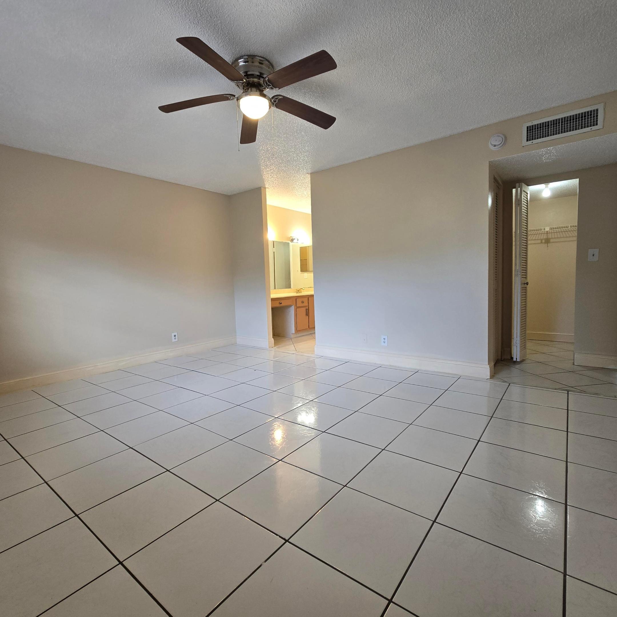 6061 N FALLS CIR #214, Lauderhill FL 33319