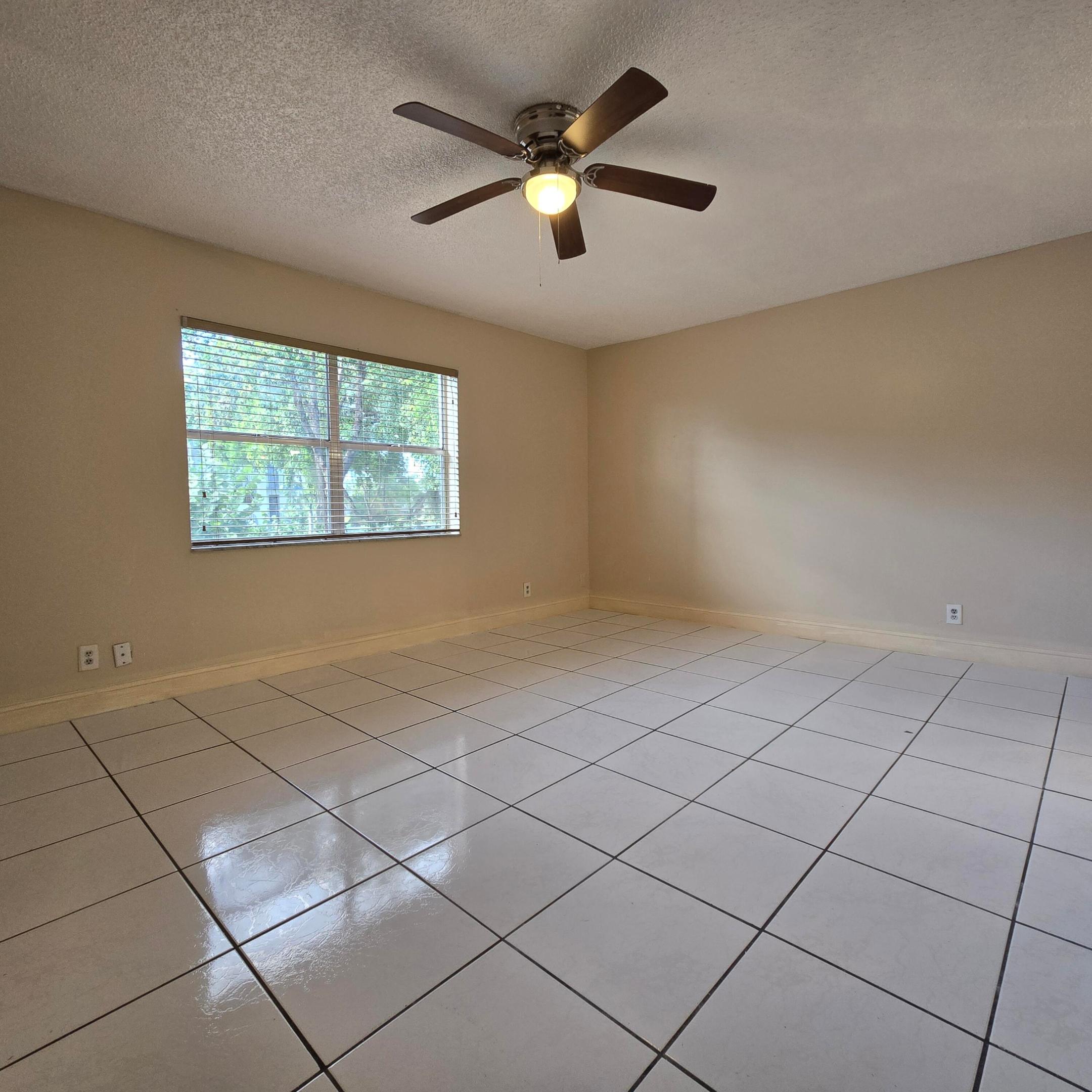 6061 N FALLS CIR #214, Lauderhill FL 33319