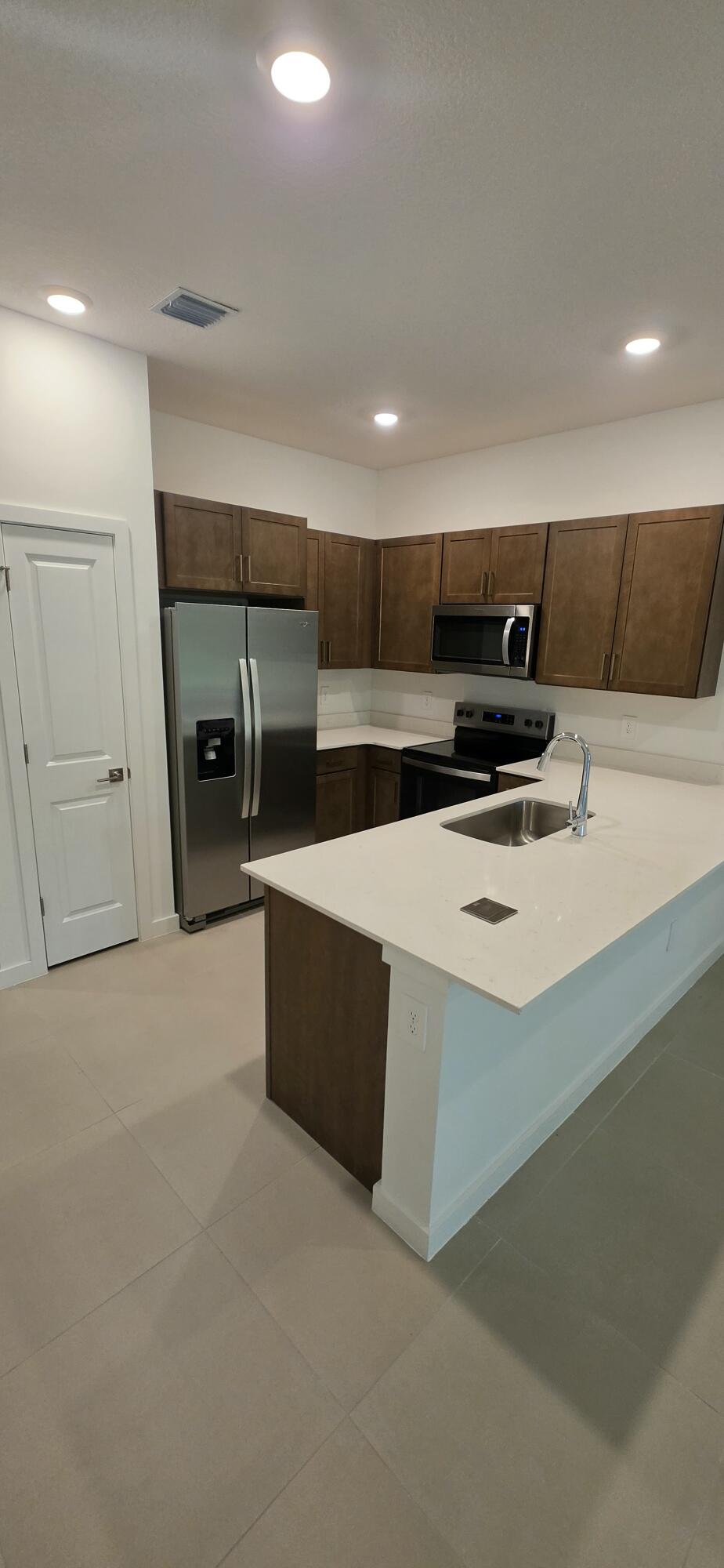 161 LAKESIDE LANDING, Royal Palm Beach FL 33411