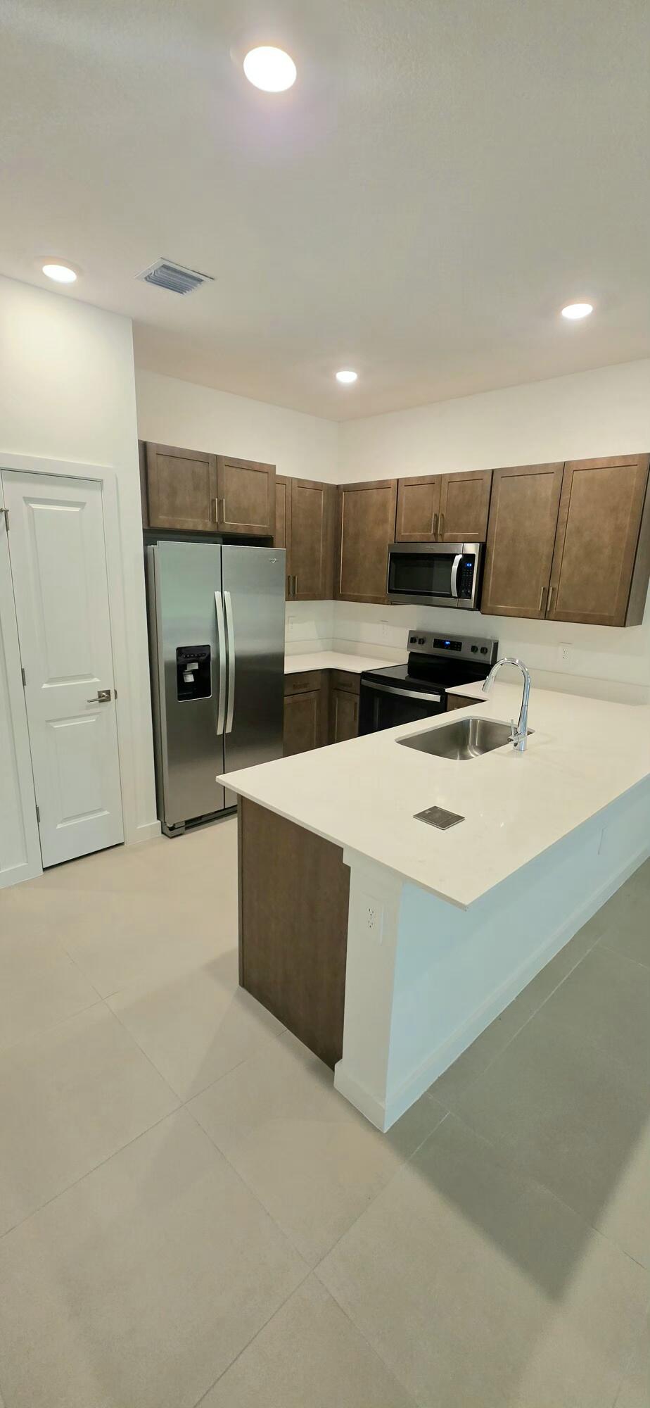 161 LAKESIDE LANDING, Royal Palm Beach FL 33411