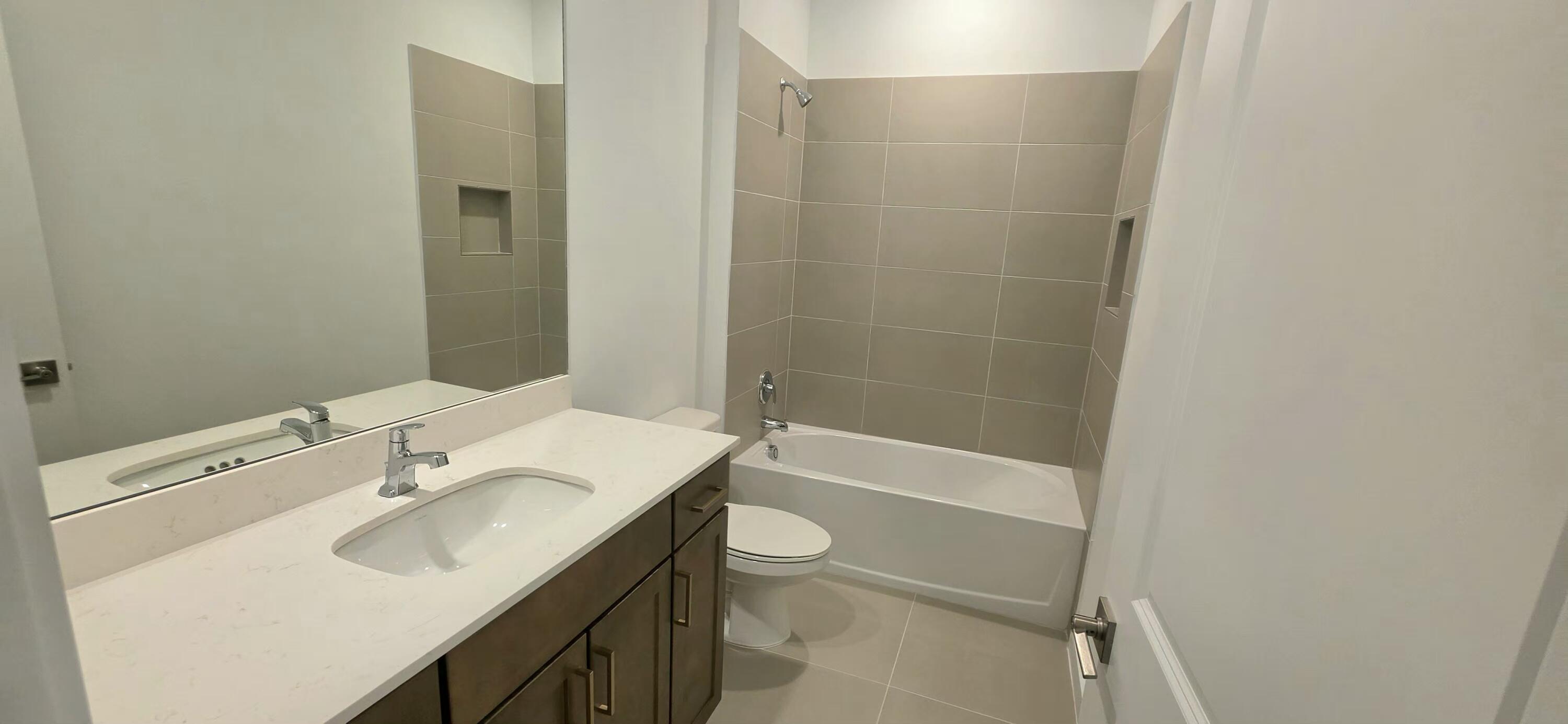 161 LAKESIDE LANDING, Royal Palm Beach FL 33411