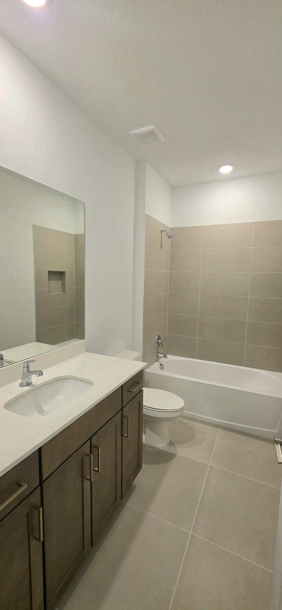 161 LAKESIDE LANDING, Royal Palm Beach FL 33411