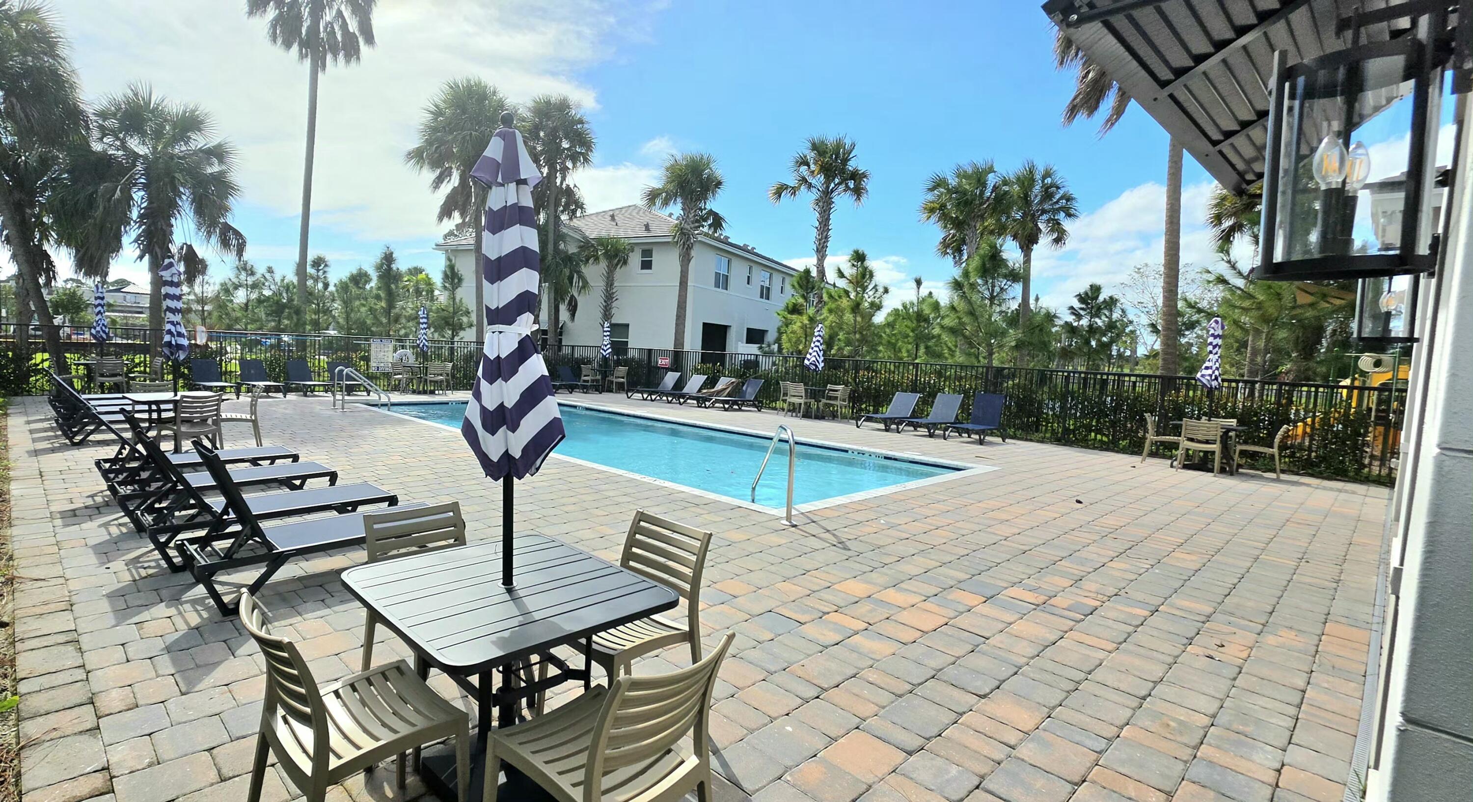 161 LAKESIDE LANDING, Royal Palm Beach FL 33411