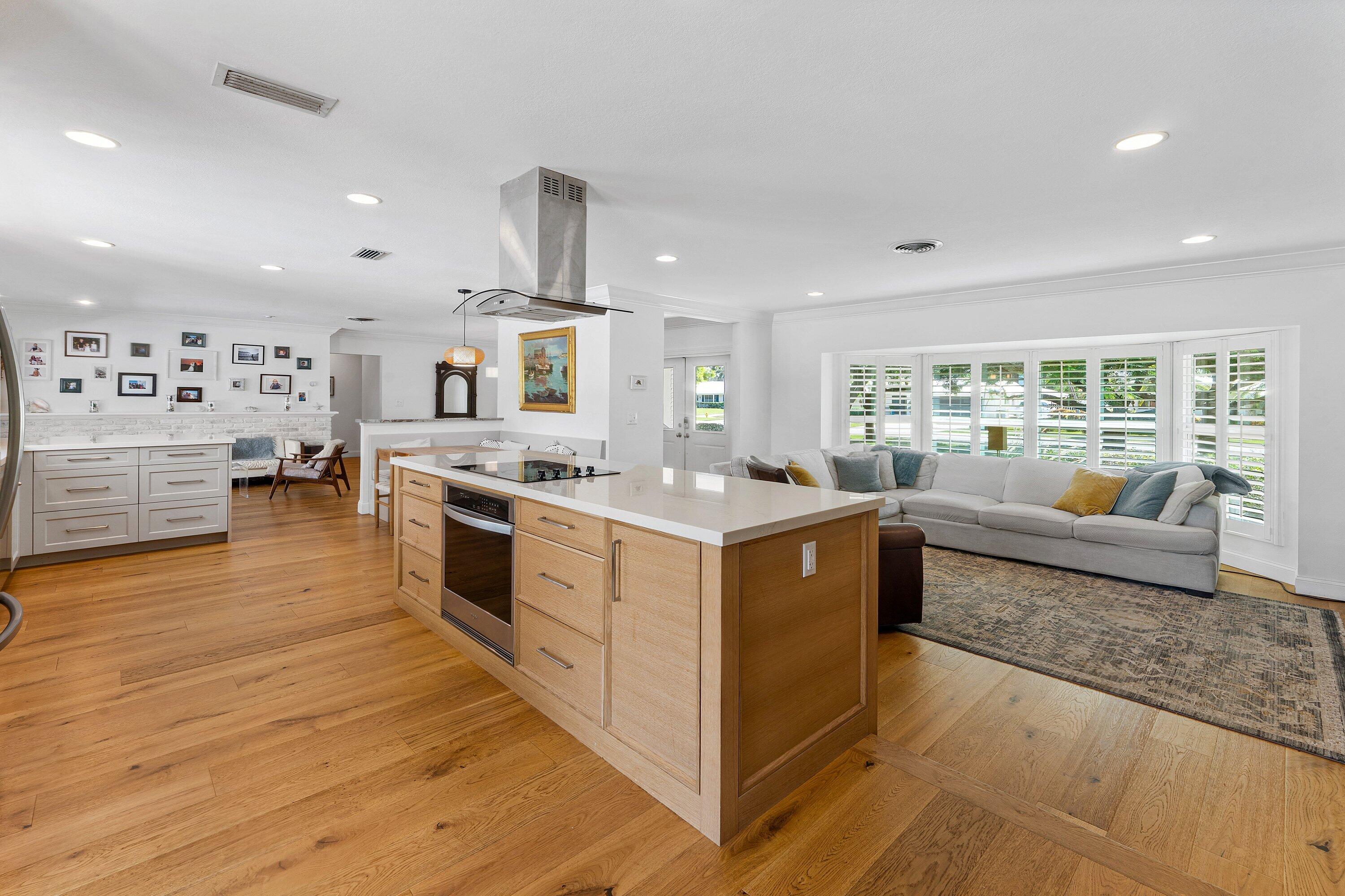 817 Anchorage, North Palm Beach FL 33408