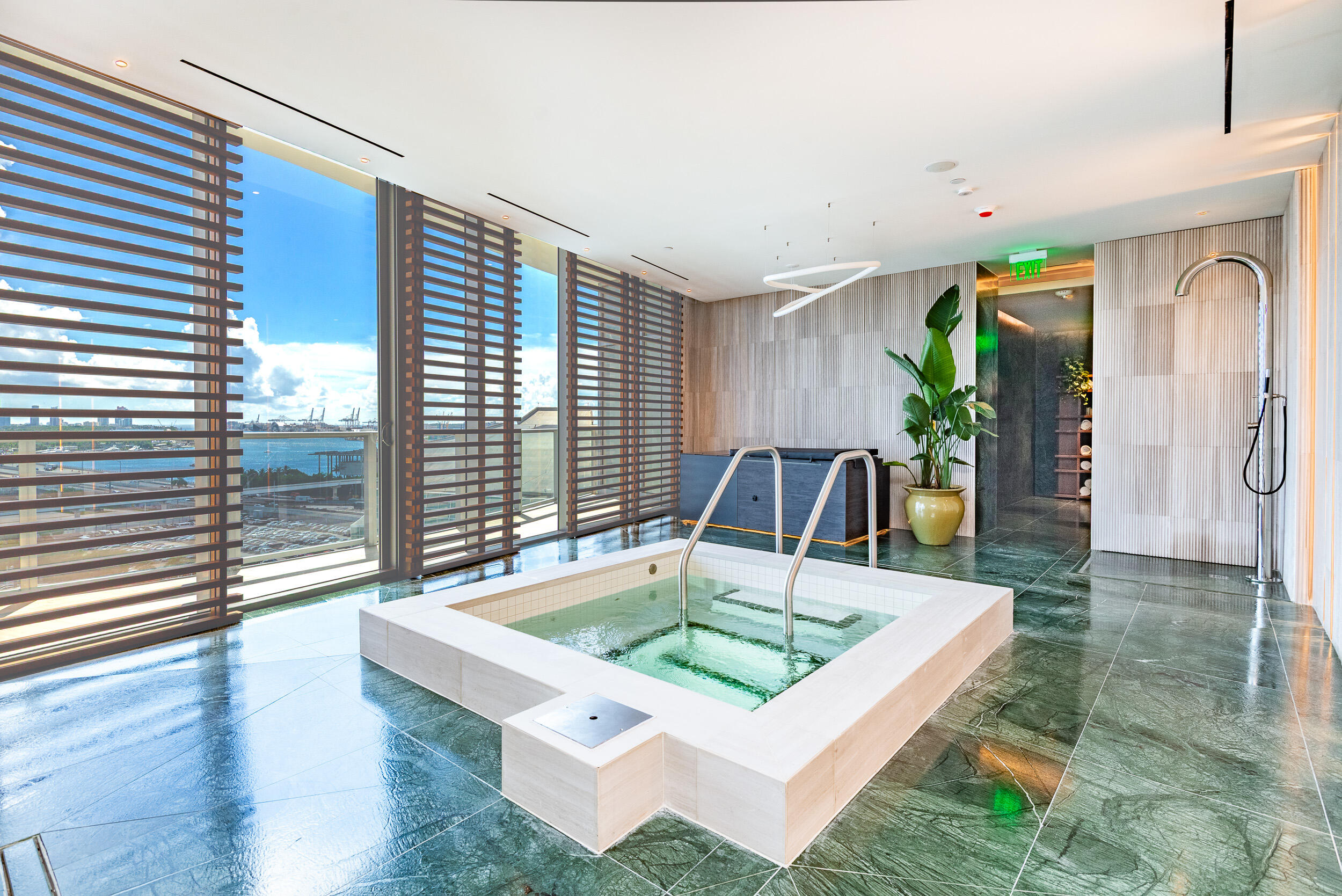 1400 Biscayne #901, Miami FL 33132