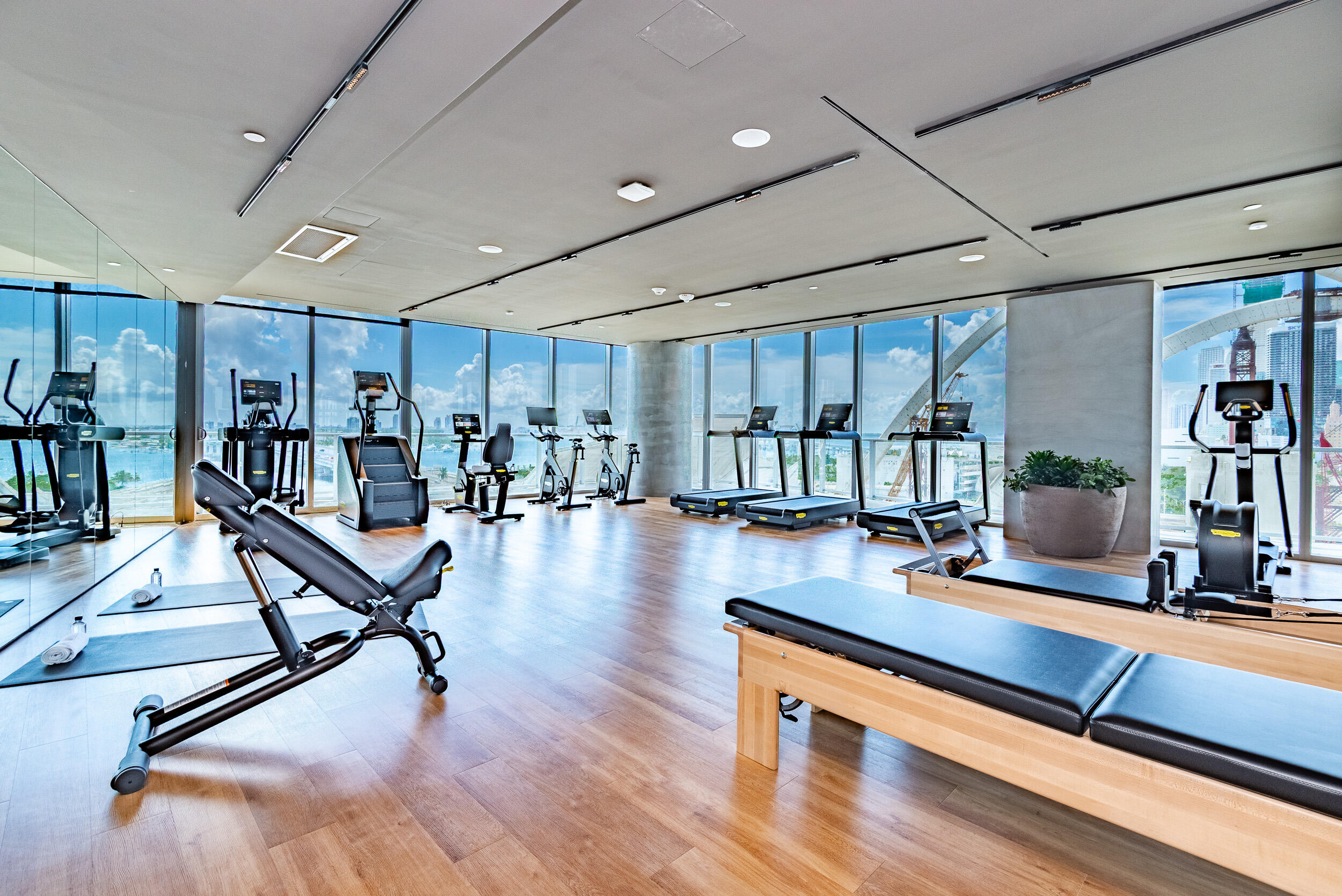1400 Biscayne #901, Miami FL 33132