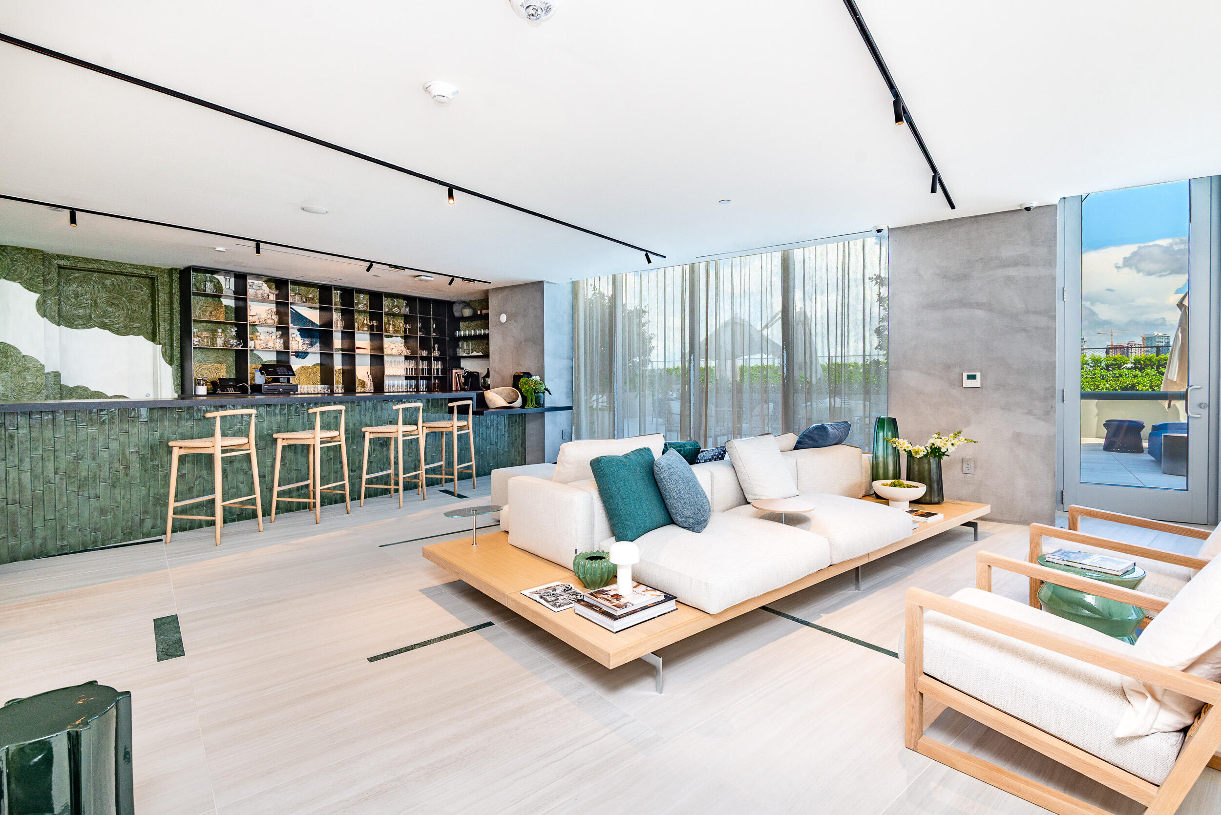 1400 Biscayne #901, Miami FL 33132