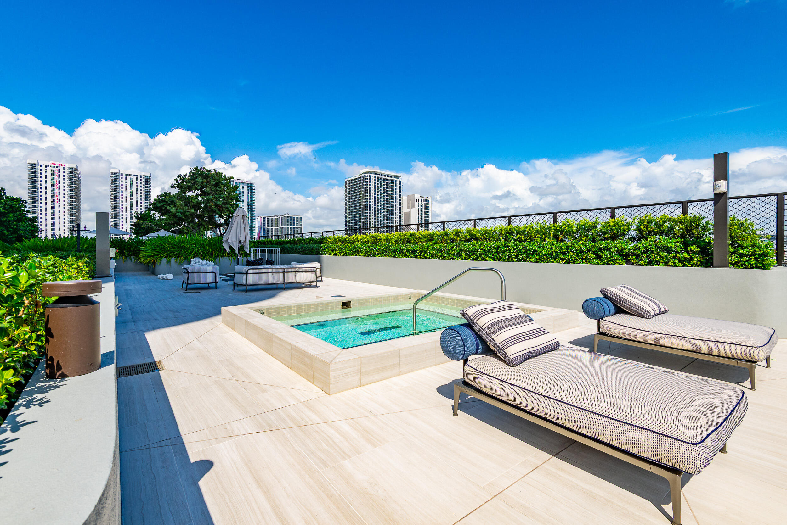 1400 Biscayne #901, Miami FL 33132
