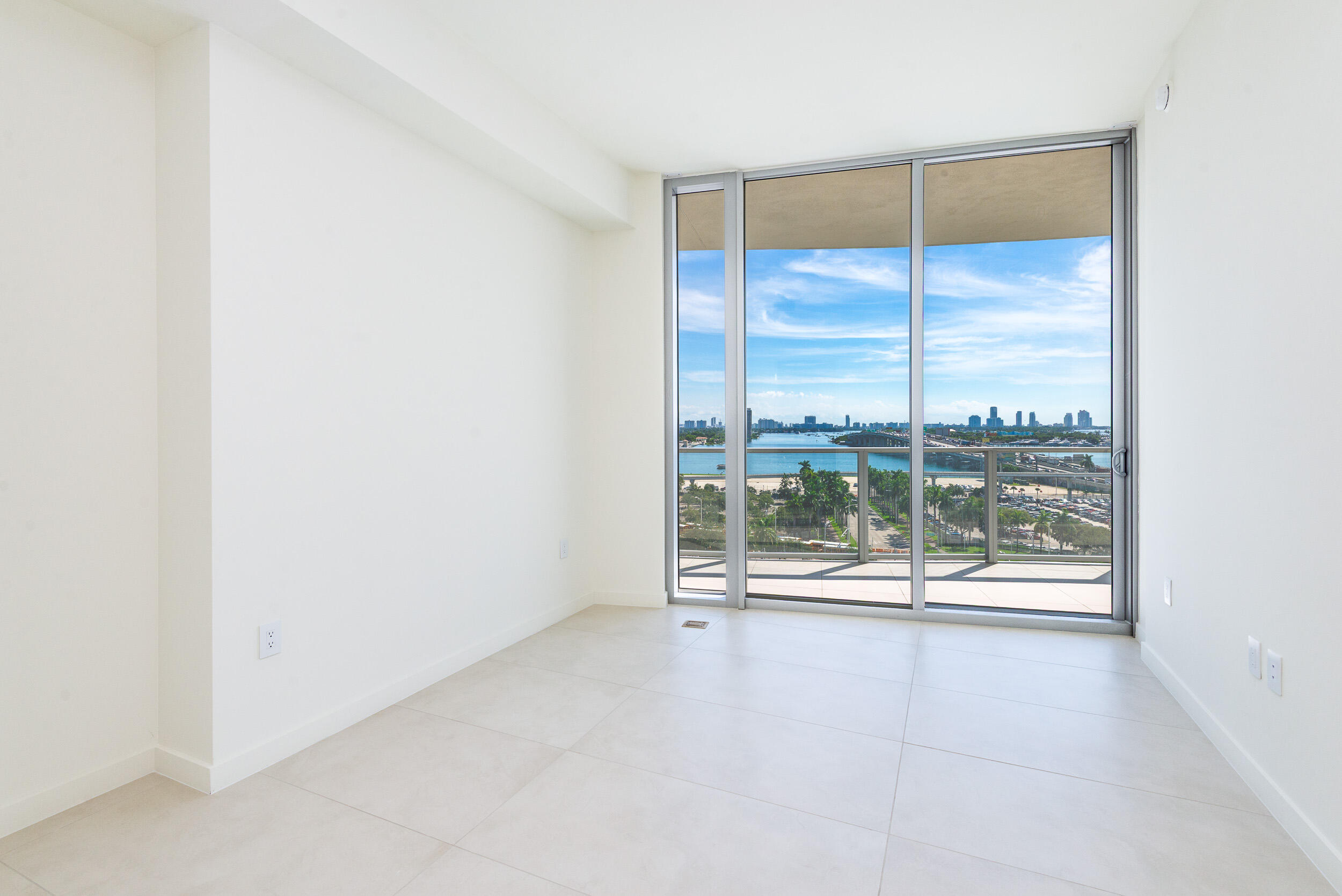 1400 Biscayne #901, Miami FL 33132