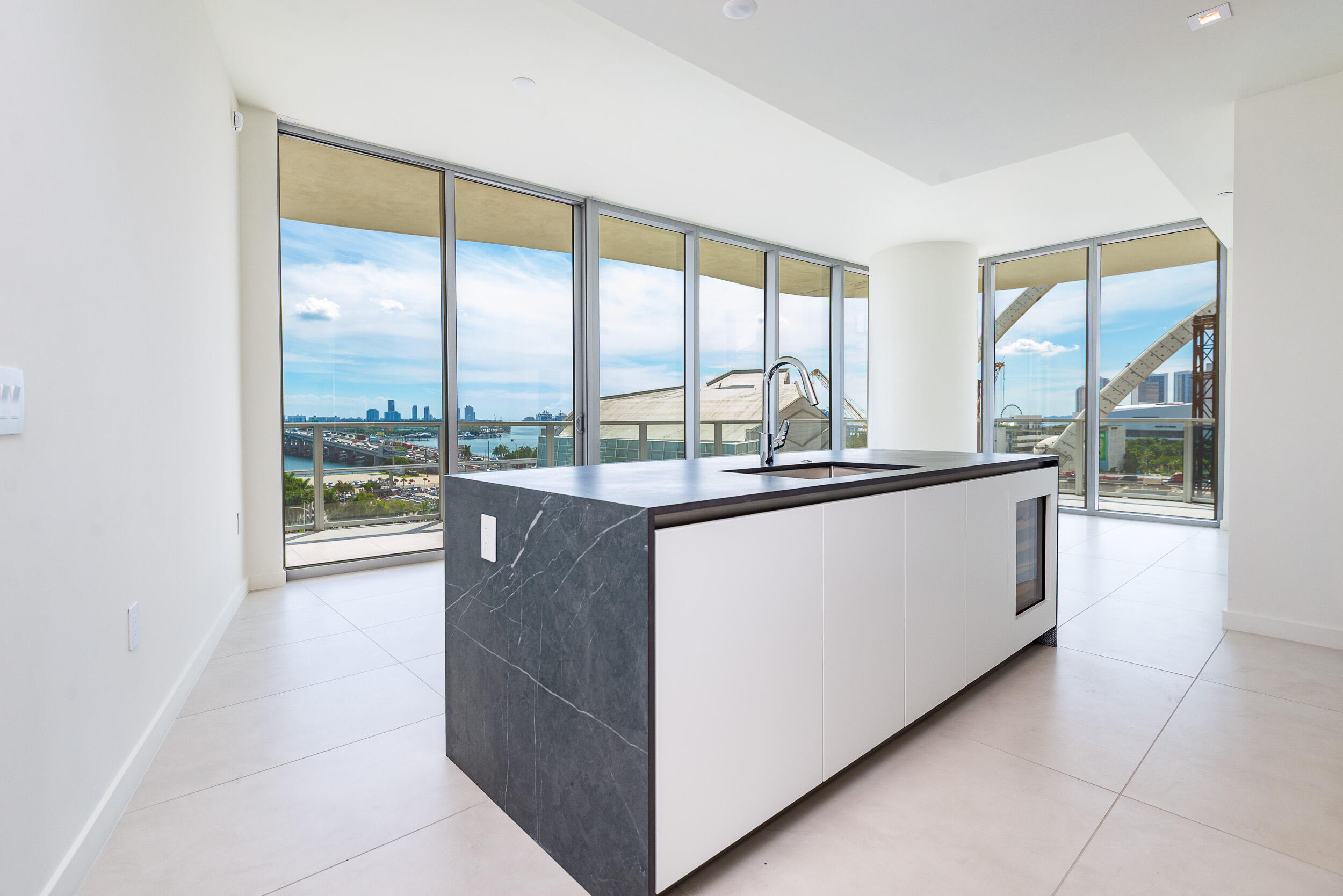 1400 Biscayne #901, Miami FL 33132