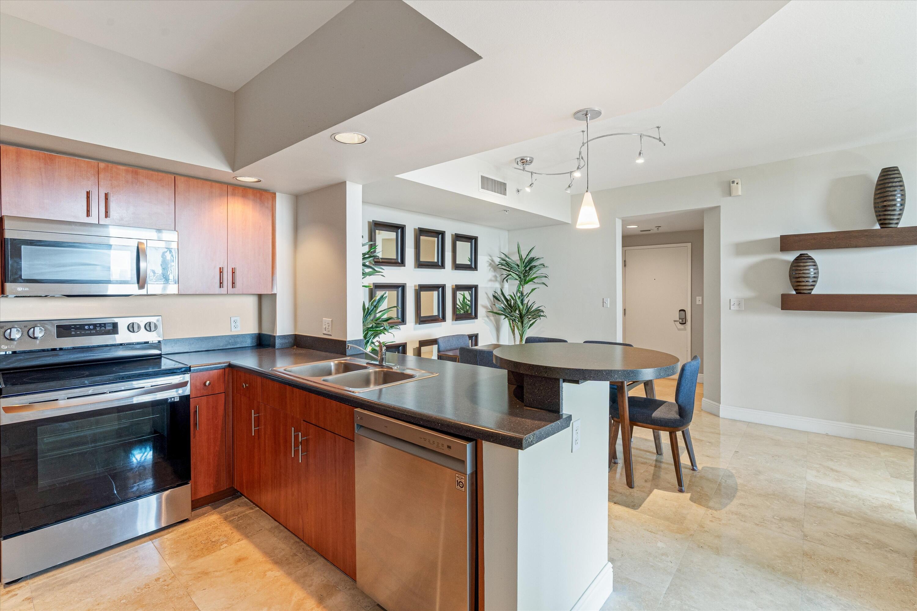 110 N FEDERAL #1214, Fort Lauderdale FL 33301