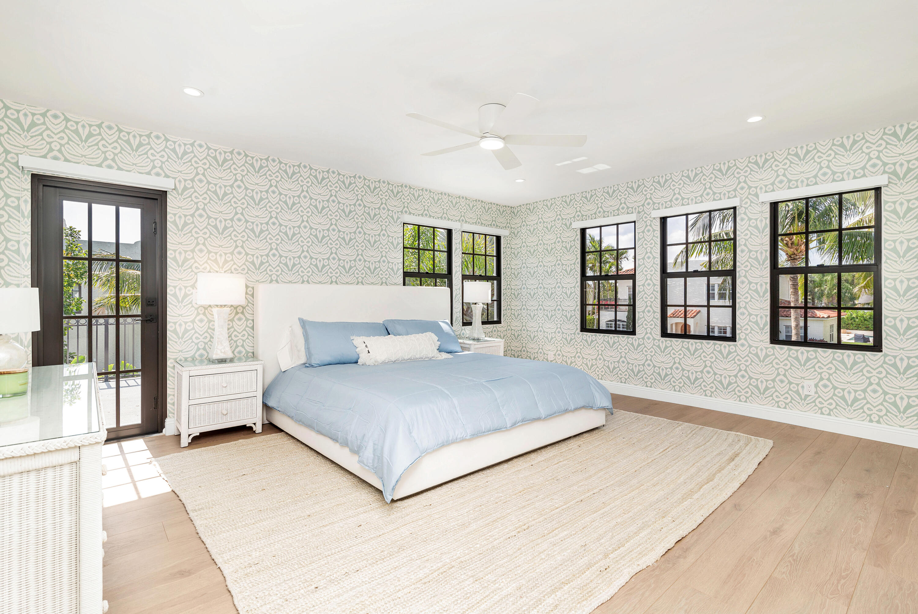 237/225 Monroe, West Palm Beach FL 33405