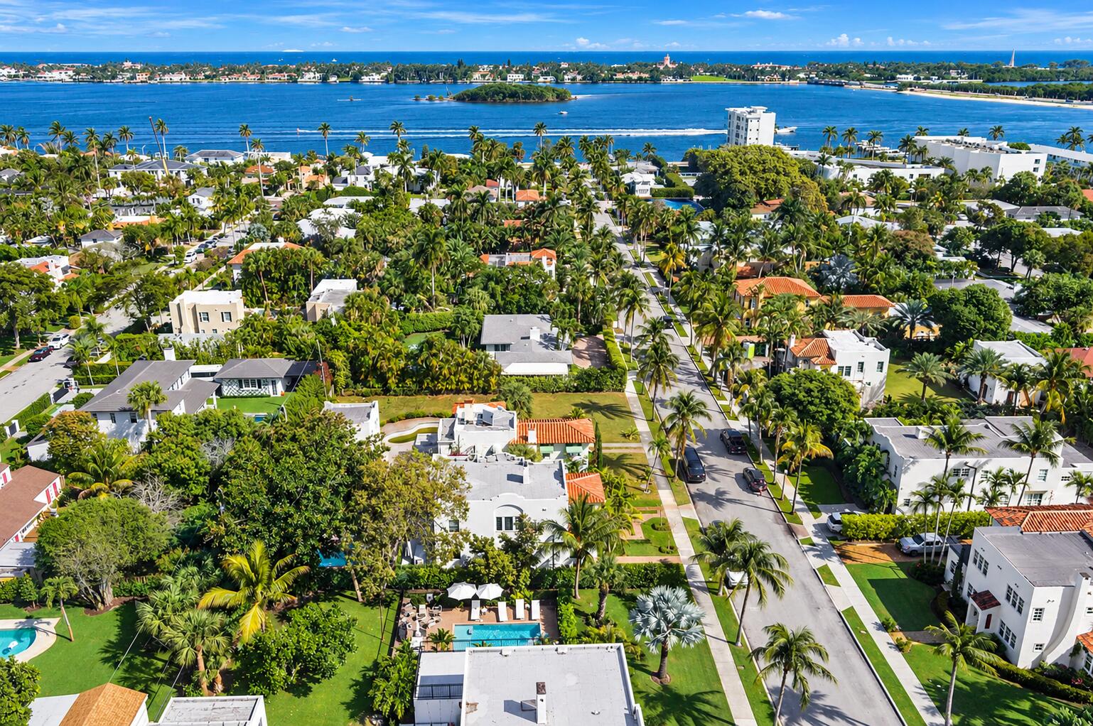 237/225 Monroe, West Palm Beach FL 33405
