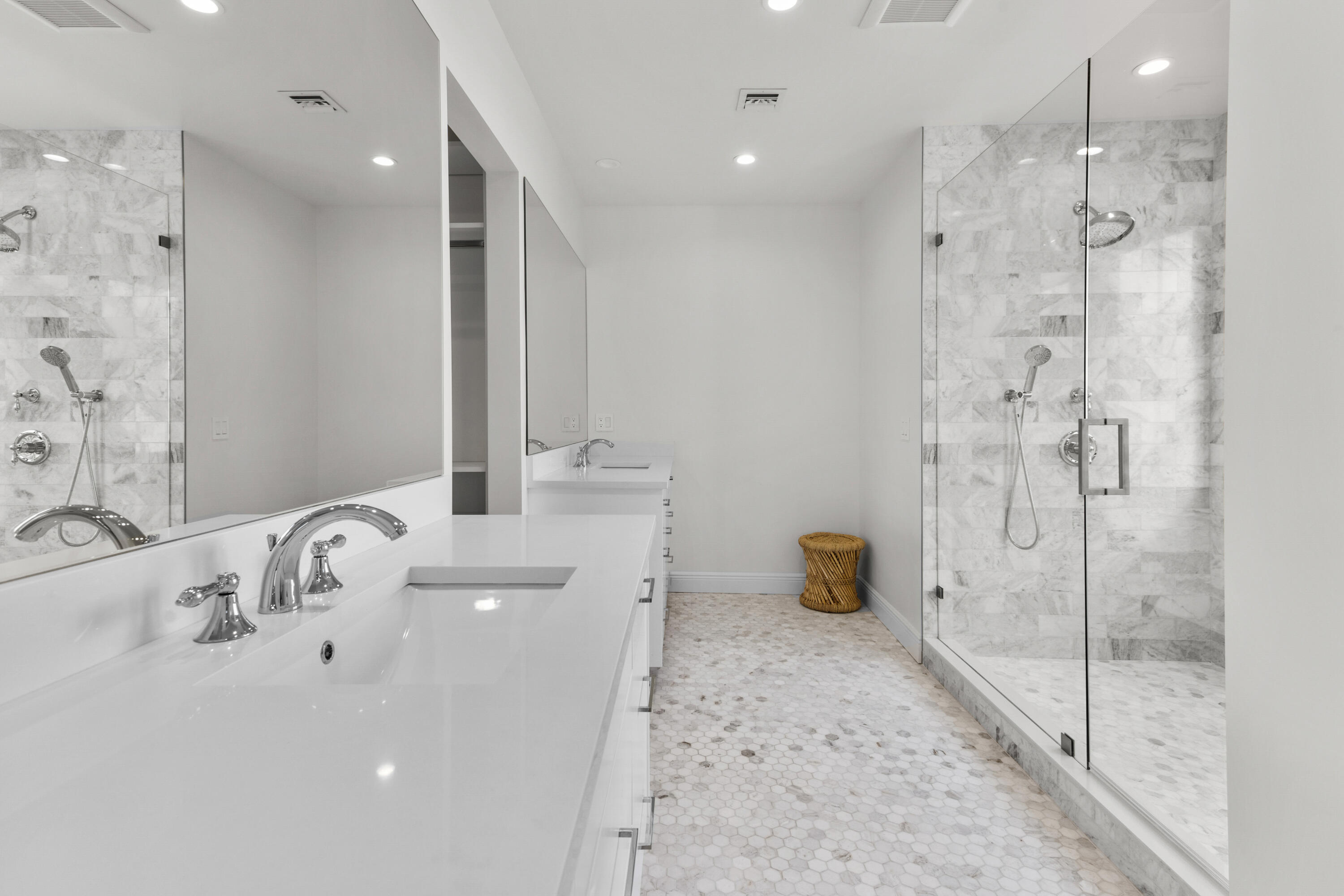 237/225 Monroe, West Palm Beach FL 33405