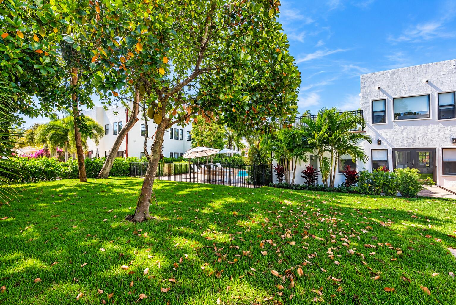 237/225 Monroe, West Palm Beach FL 33405