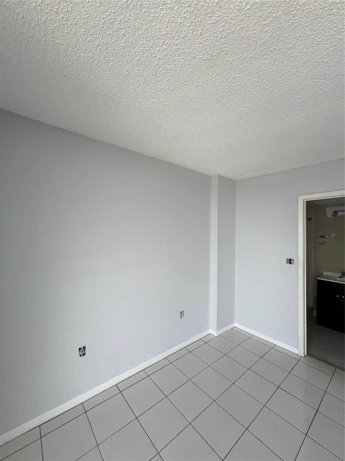 3100 NE 48th #805, Fort Lauderdale FL 33308