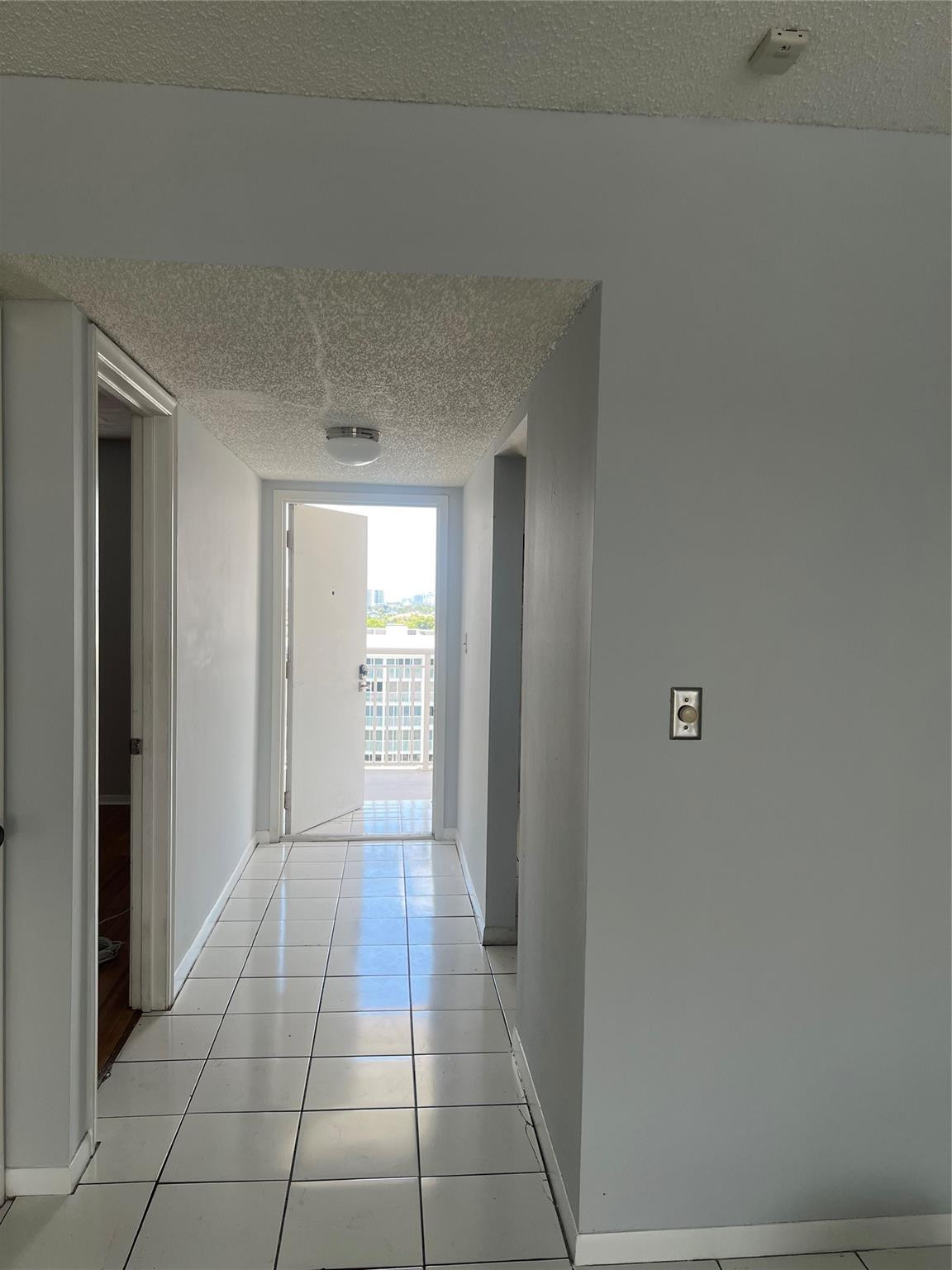 3100 NE 48th #805, Fort Lauderdale FL 33308