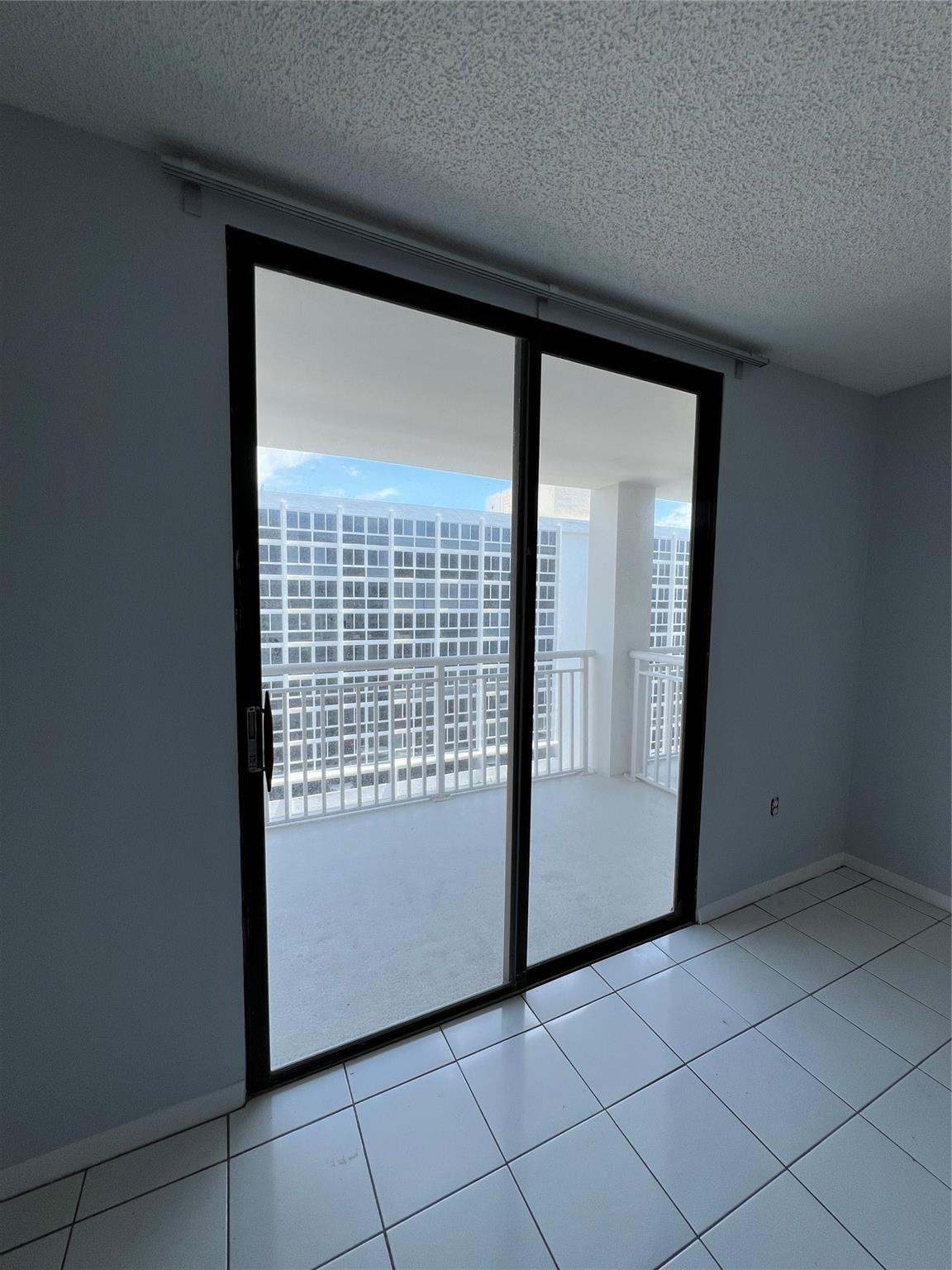 3100 NE 48th #805, Fort Lauderdale FL 33308