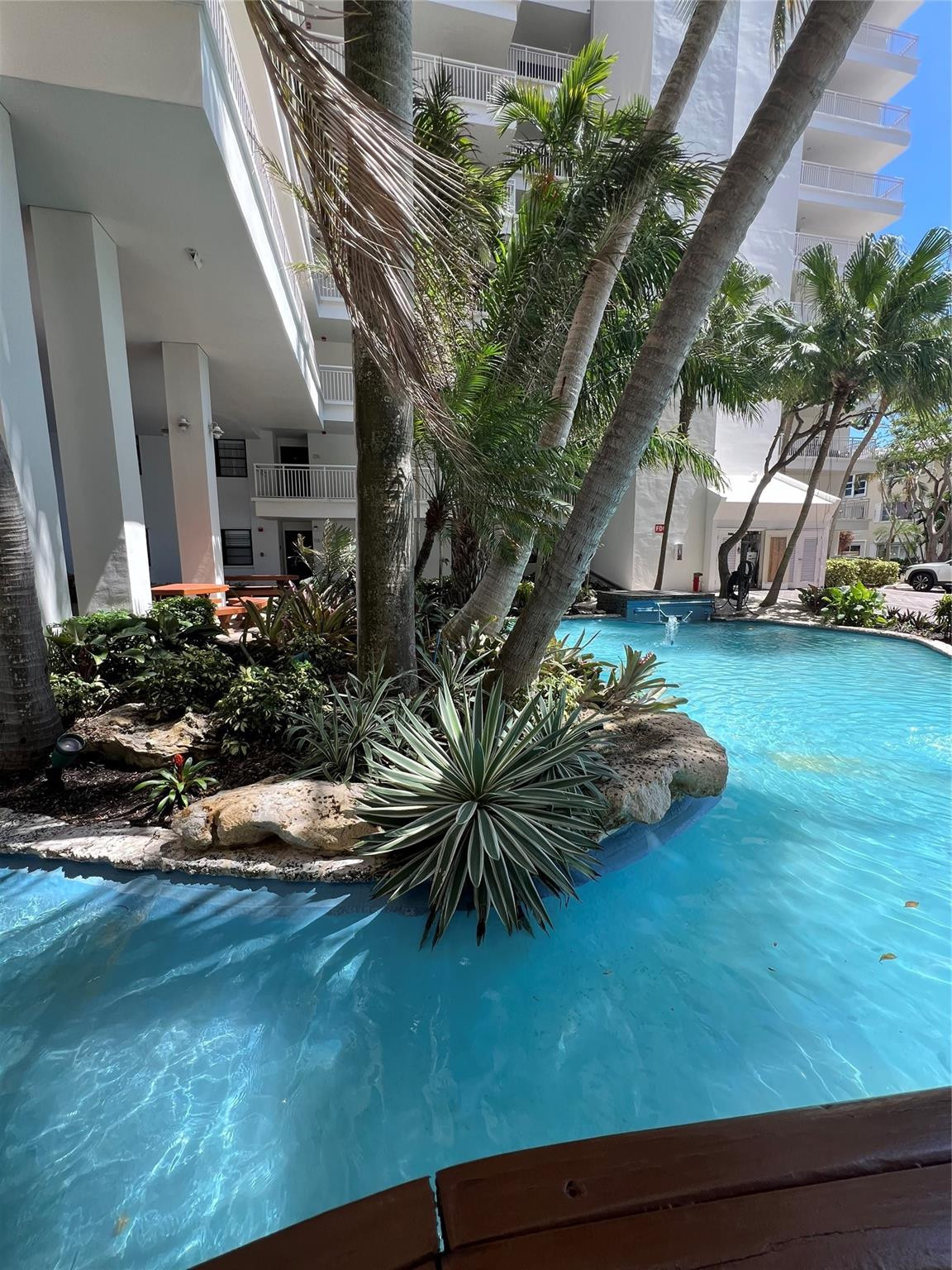3100 NE 48th #805, Fort Lauderdale FL 33308