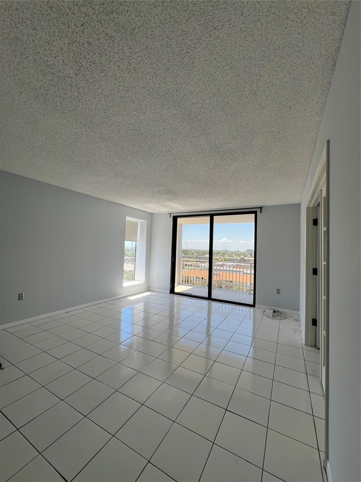 3100 NE 48th #805, Fort Lauderdale FL 33308