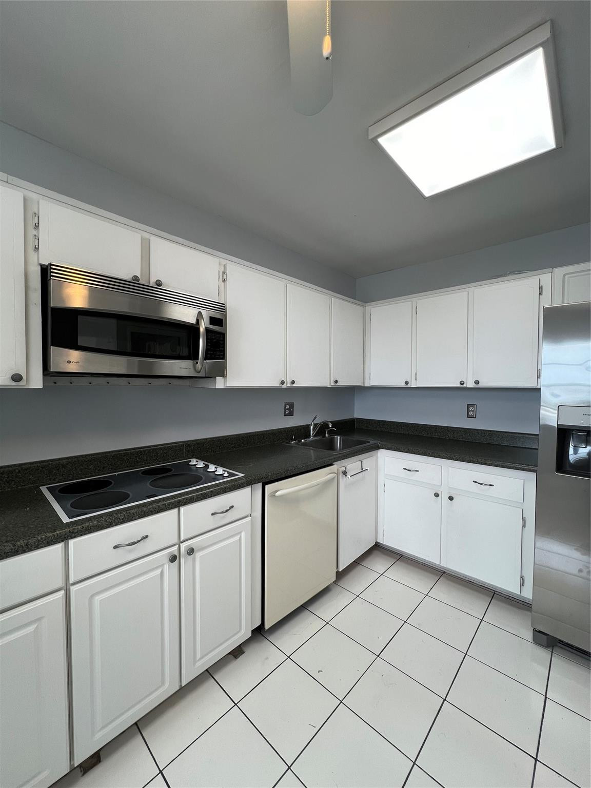 3100 NE 48th #805, Fort Lauderdale FL 33308