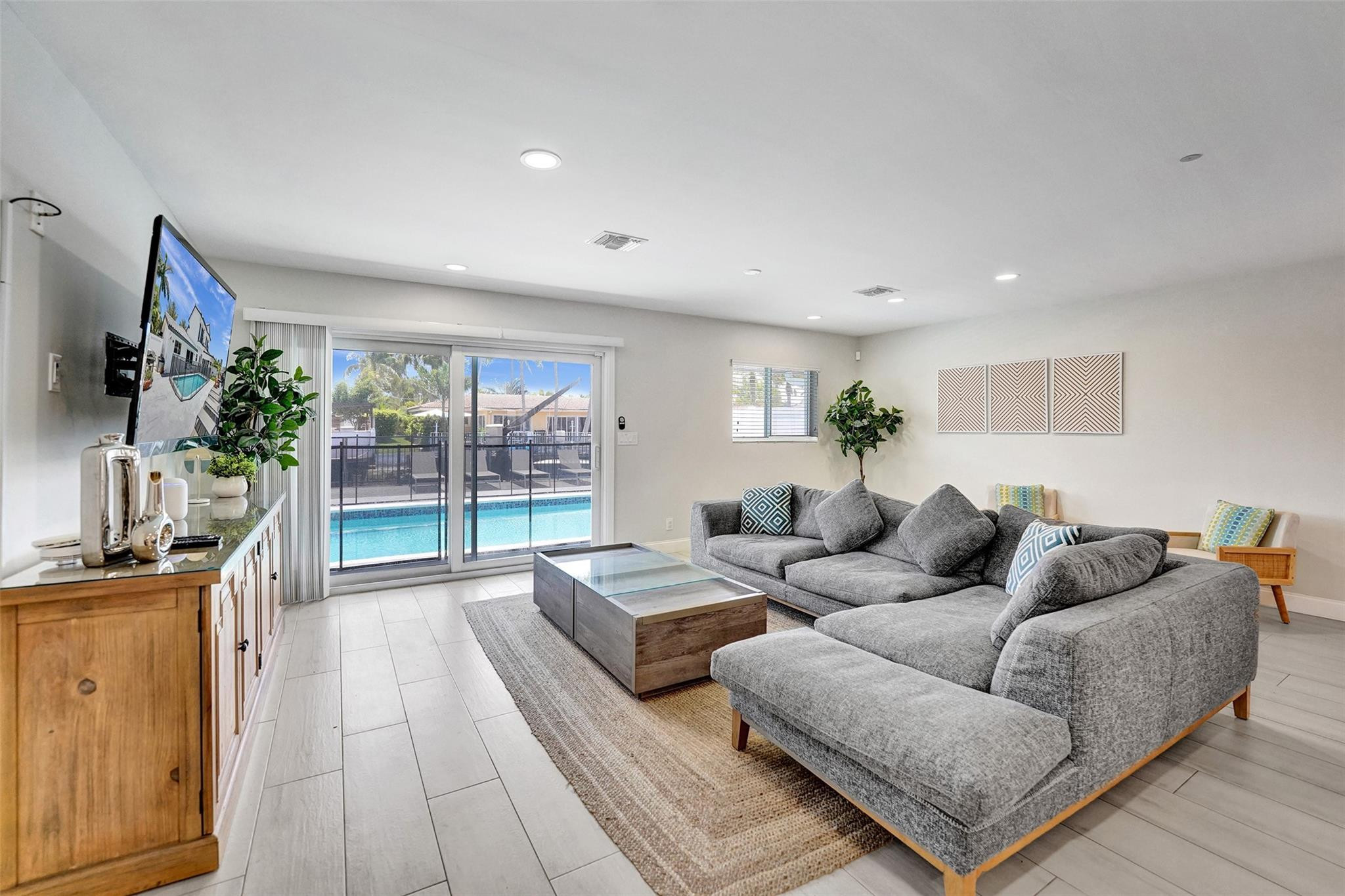 2256 SE 10TH, Pompano Beach FL 33062