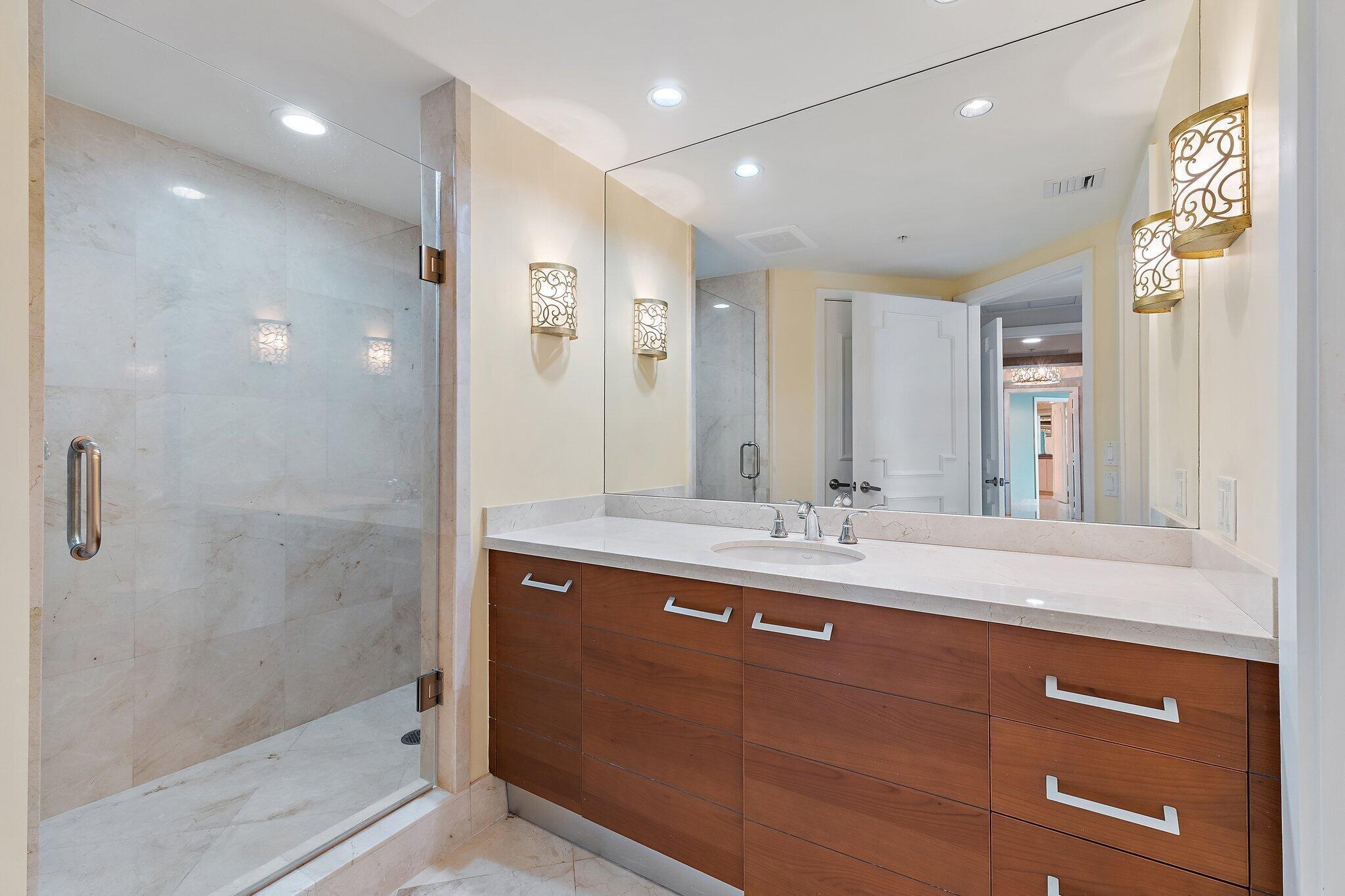 3620 Gardens #1602b, Palm Beach Gardens FL 33410