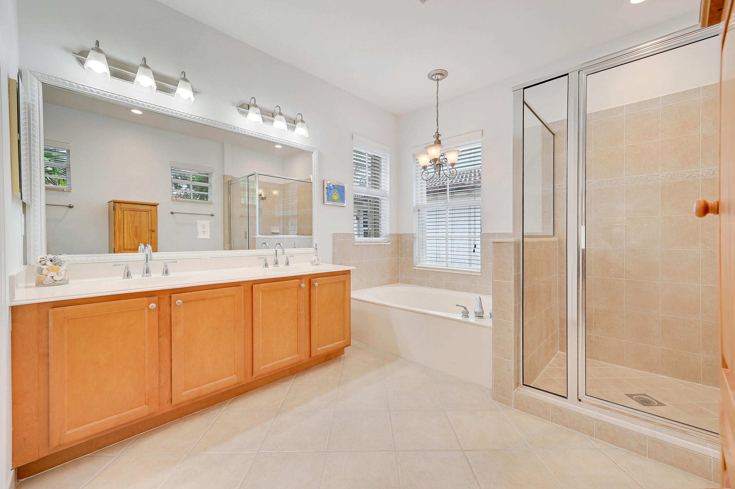 654 CASTLE, Palm Beach Gardens FL 33410