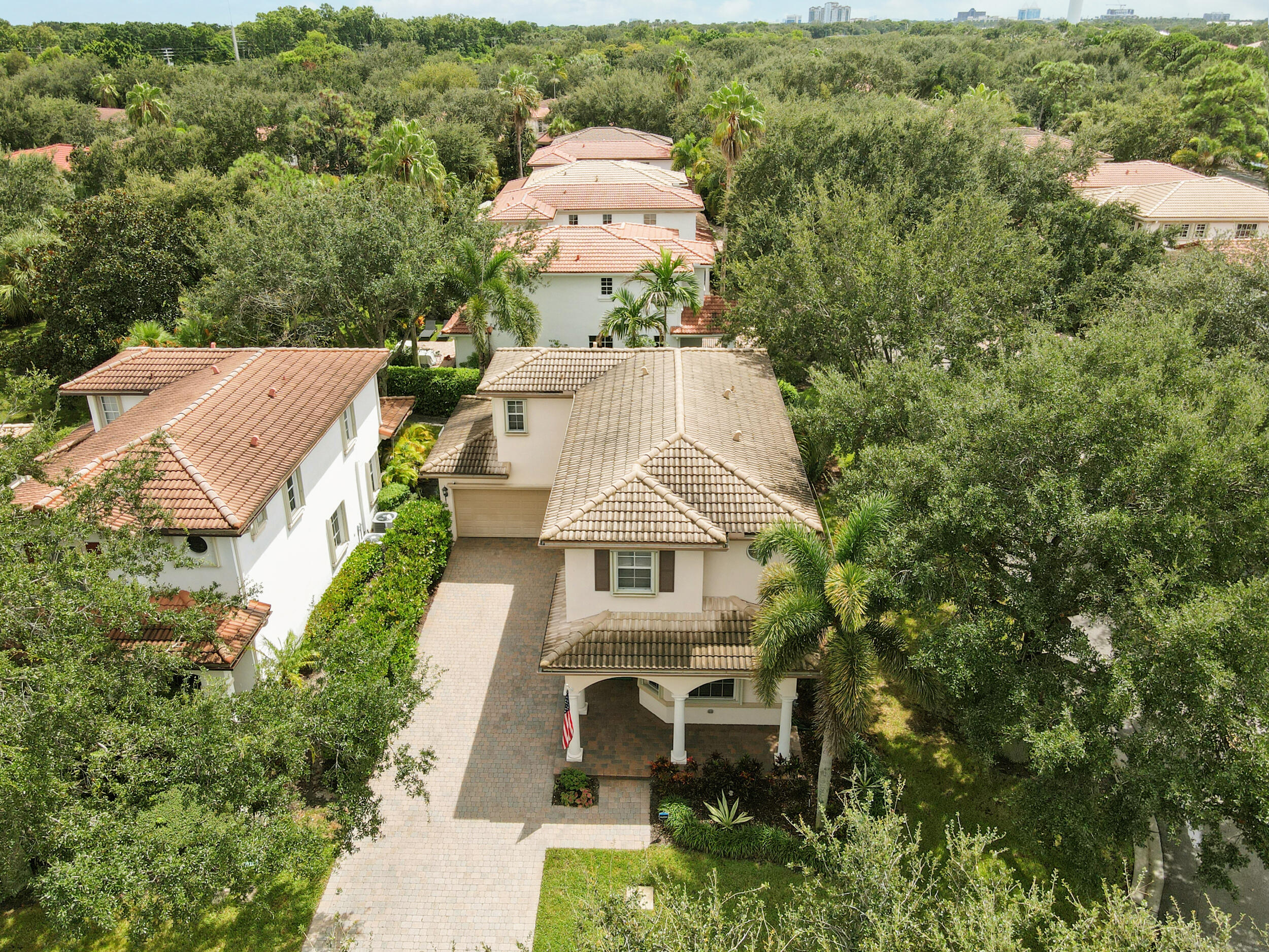654 CASTLE, Palm Beach Gardens FL 33410
