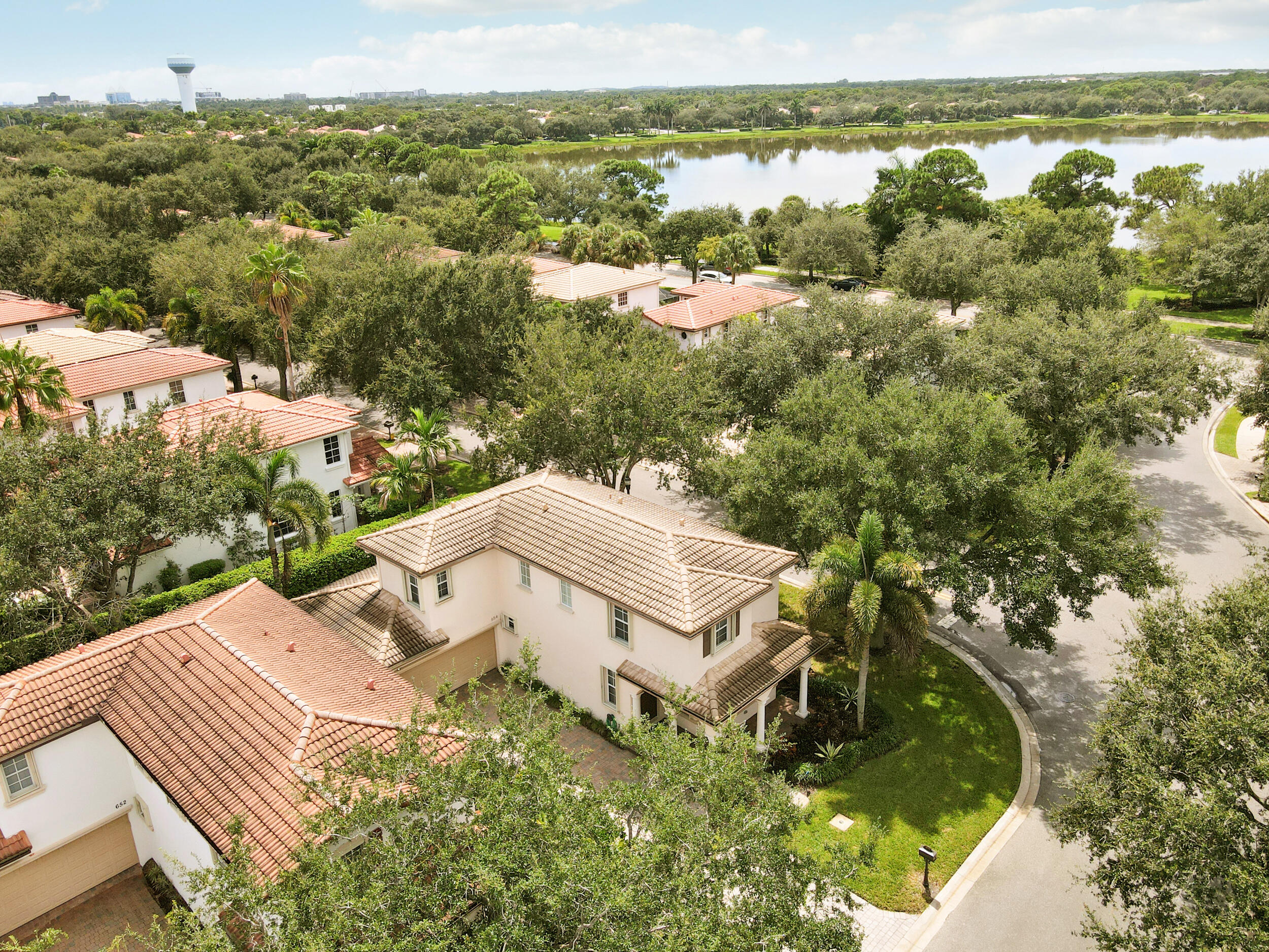 654 CASTLE, Palm Beach Gardens FL 33410