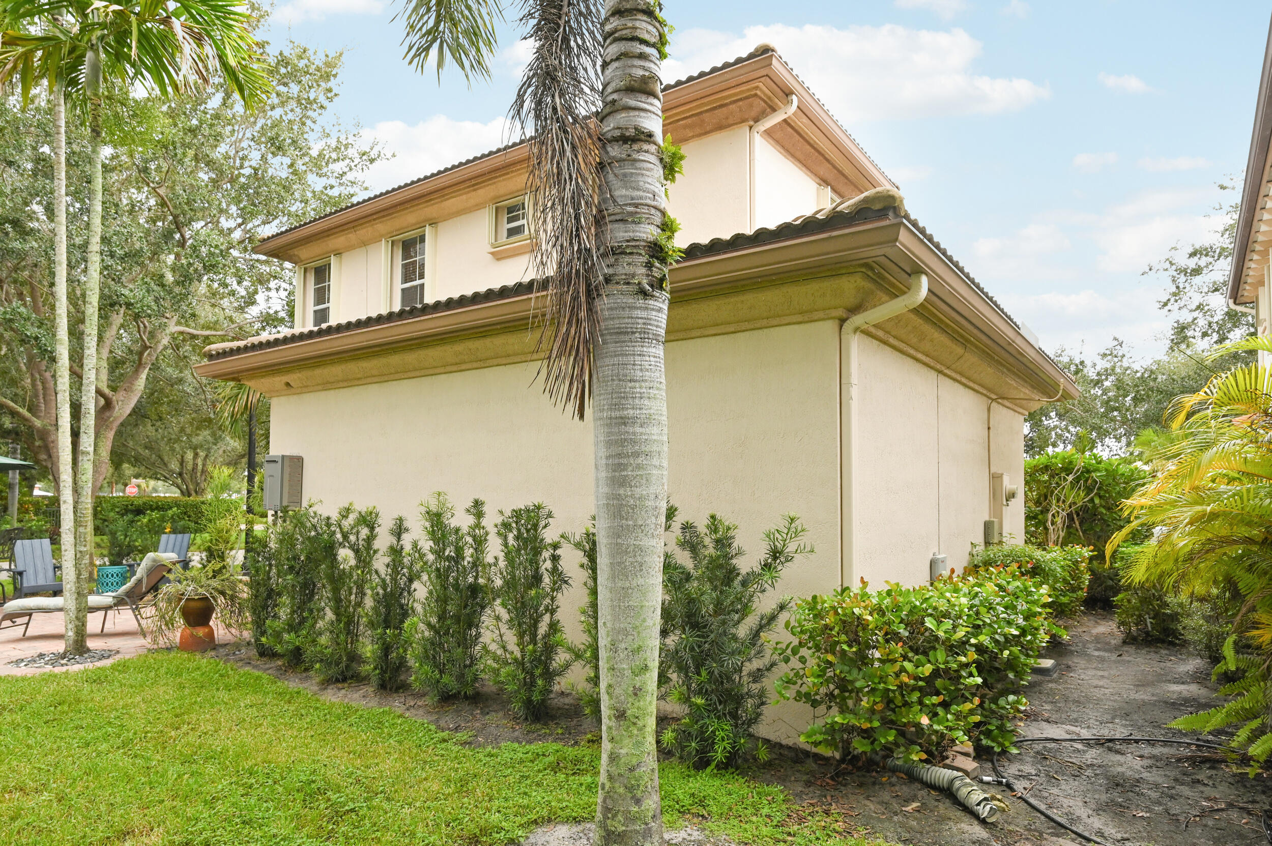 654 CASTLE, Palm Beach Gardens FL 33410
