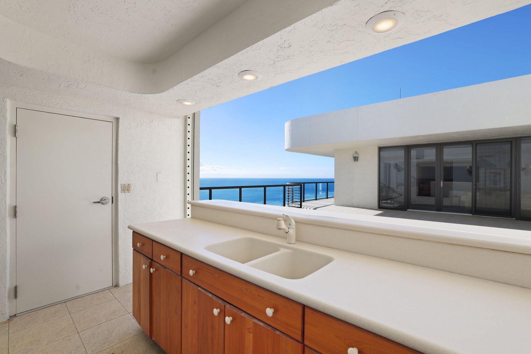 2727 S OCEAN #1502, Highland Beach FL 33487