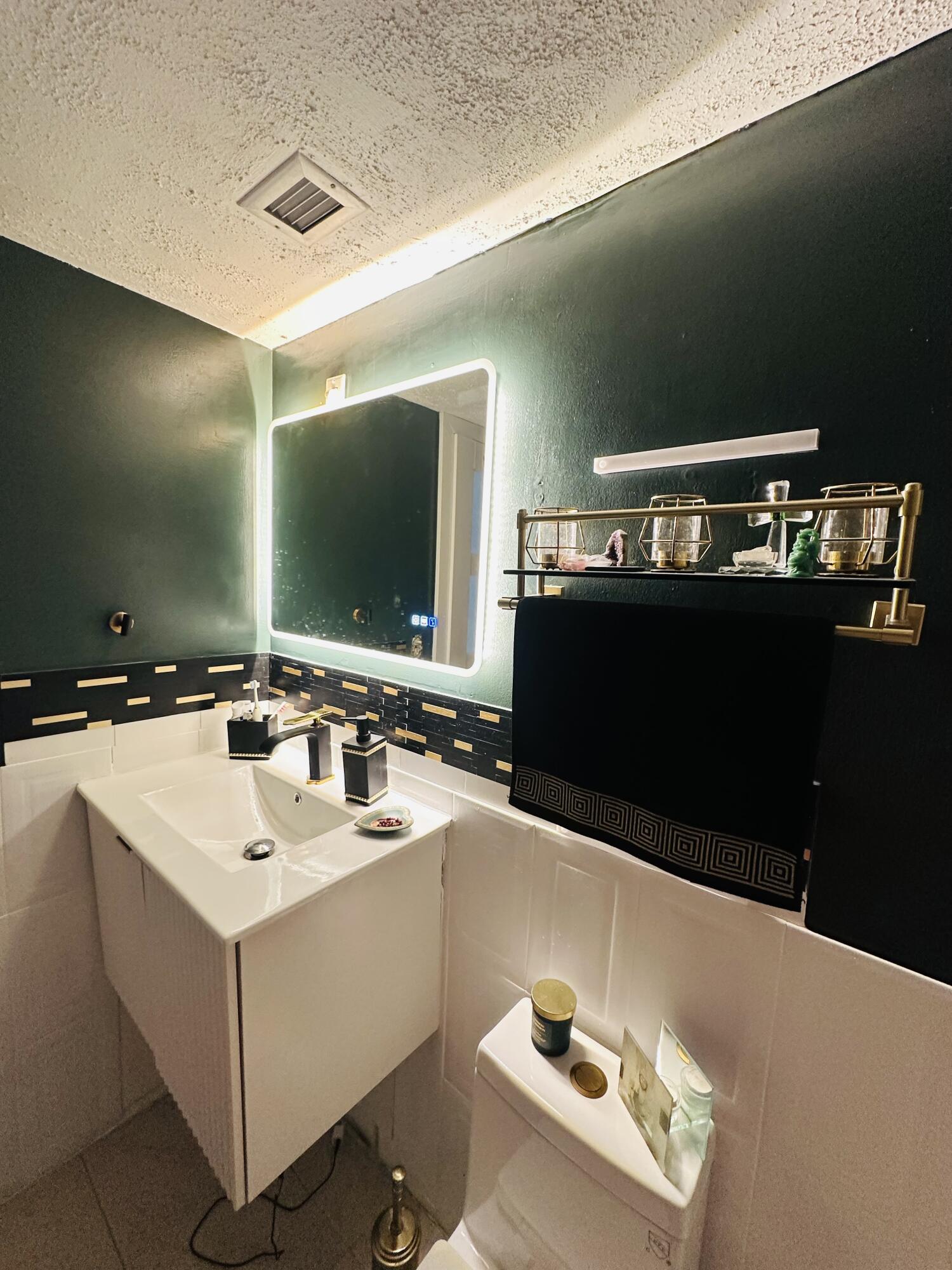 13155 Ixora #701, North Miami FL 33181