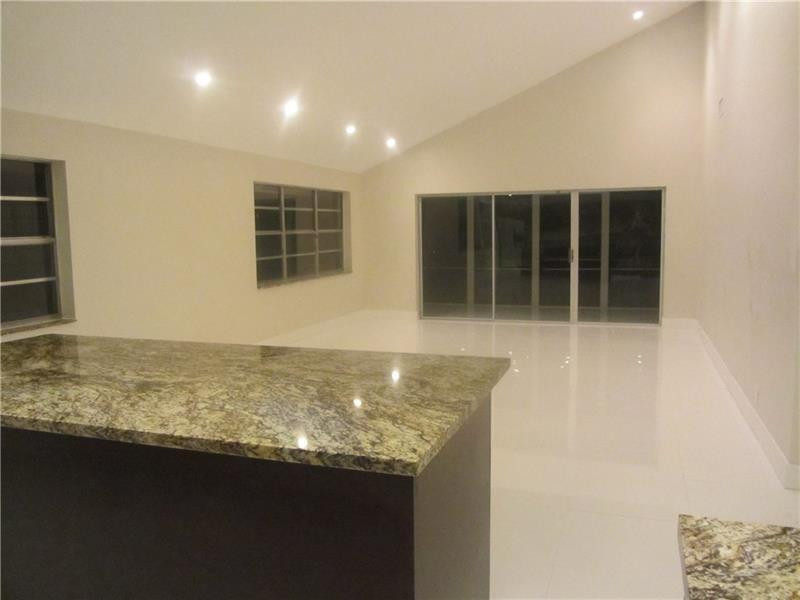 8761 Holly #201, Tamarac FL 33321