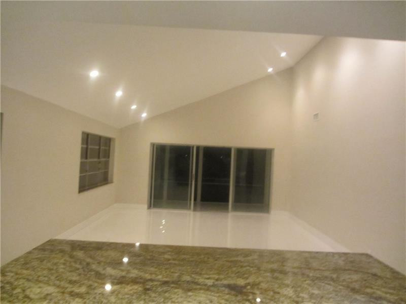 8761 Holly #201, Tamarac FL 33321