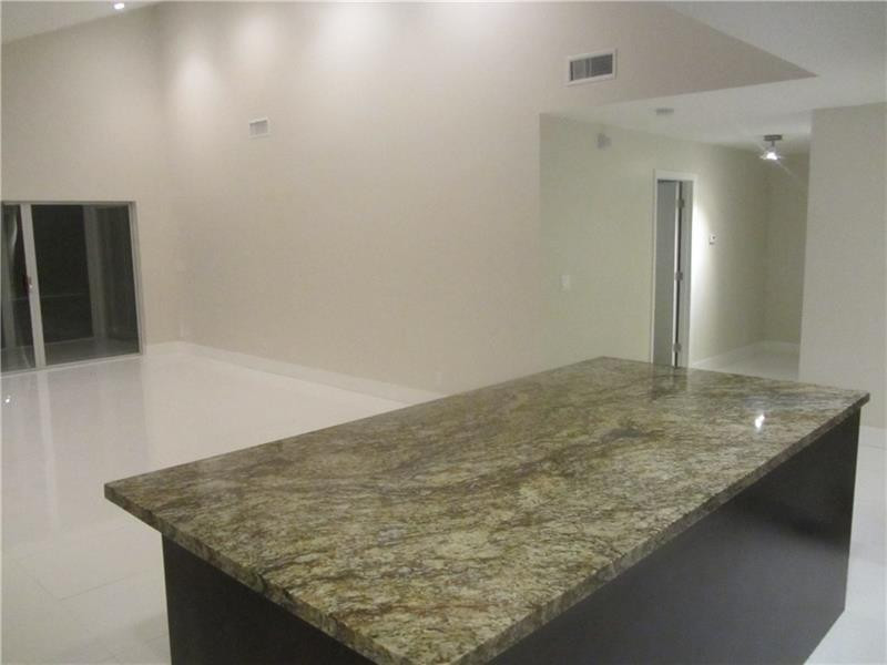 8761 Holly #201, Tamarac FL 33321