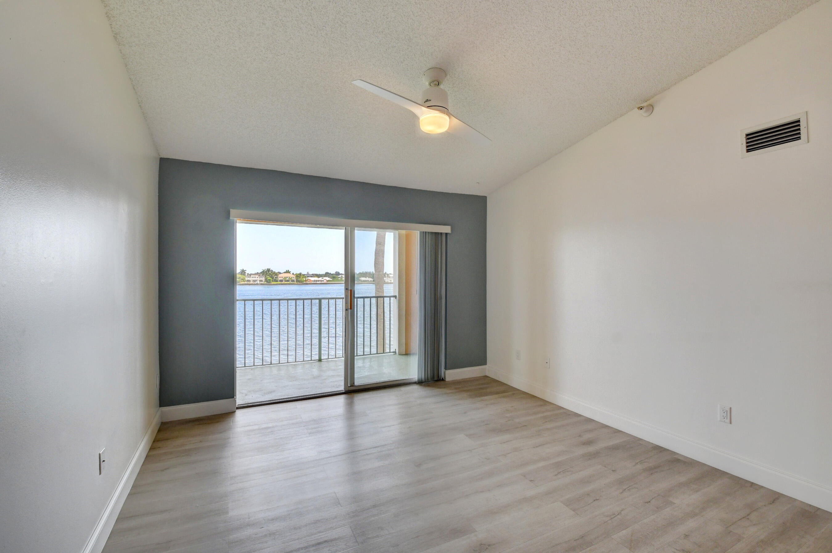 180 Yacht Club #308, Hypoluxo FL 33462