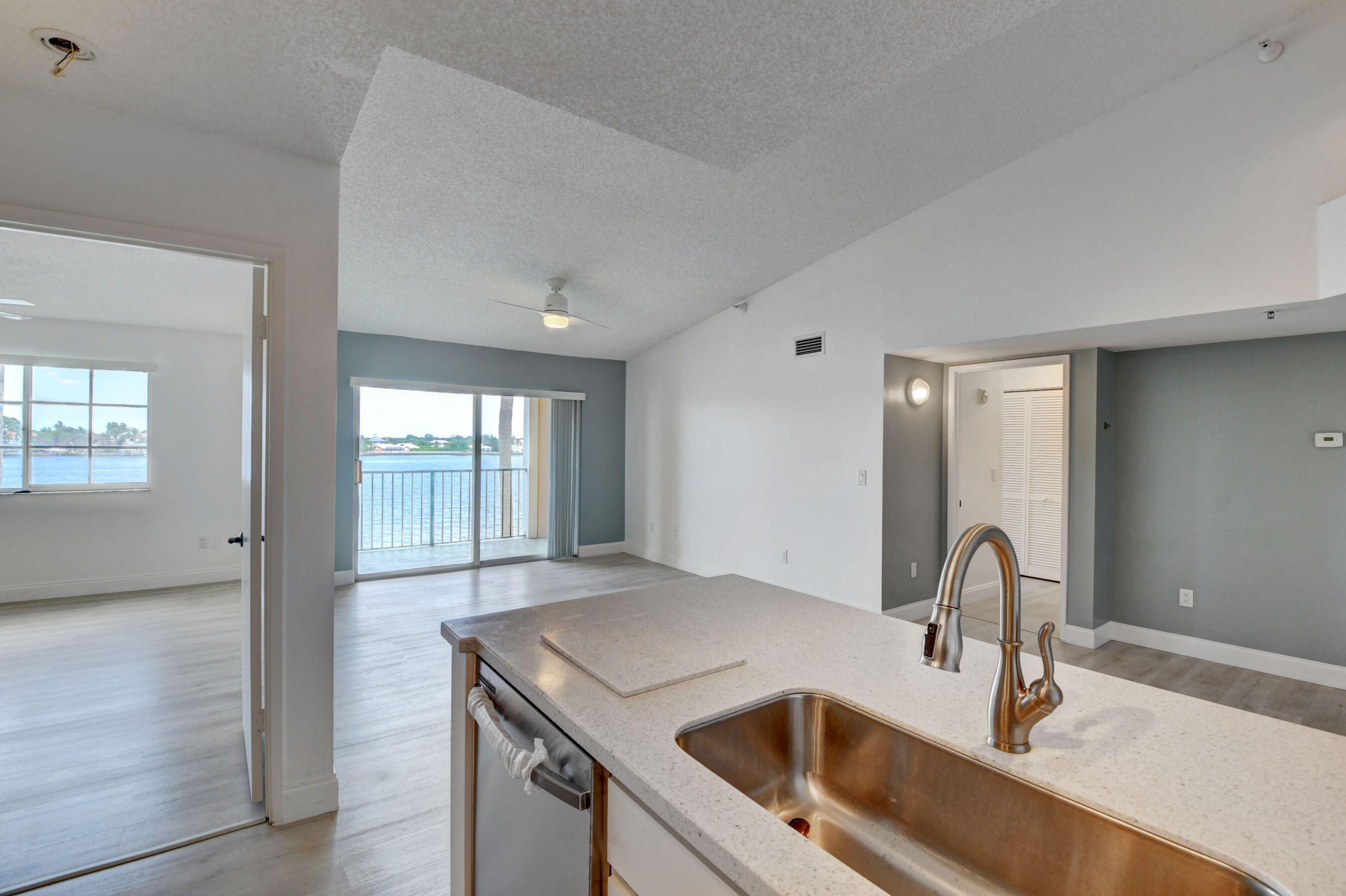 180 Yacht Club #308, Hypoluxo FL 33462