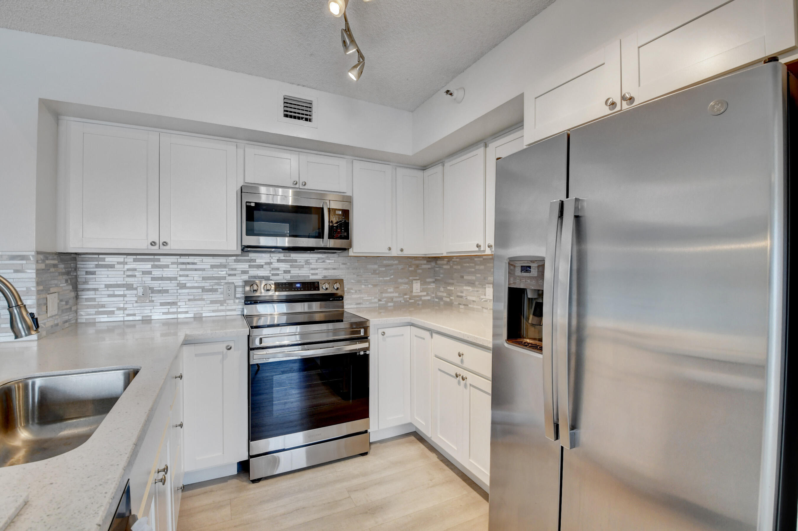 180 Yacht Club #308, Hypoluxo FL 33462
