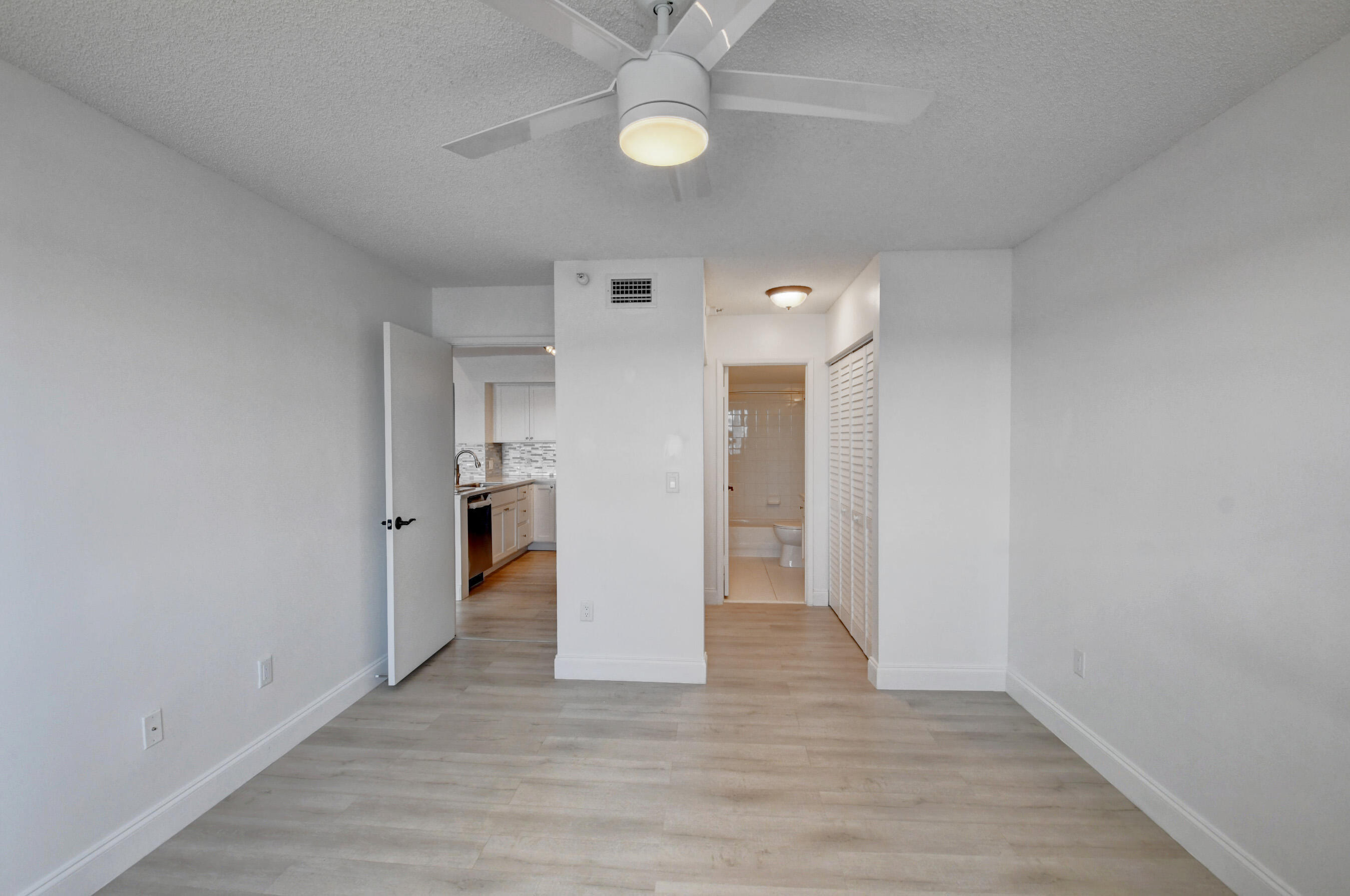 180 Yacht Club #308, Hypoluxo FL 33462