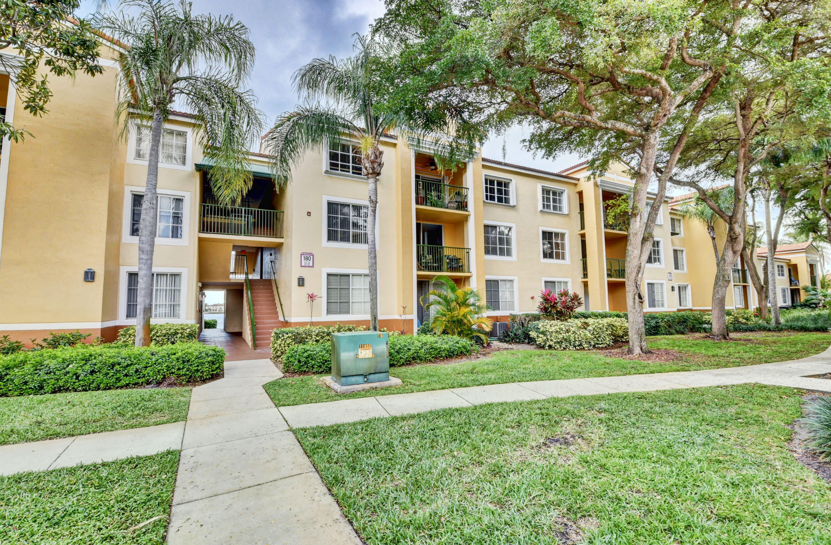 180 Yacht Club #308, Hypoluxo FL 33462