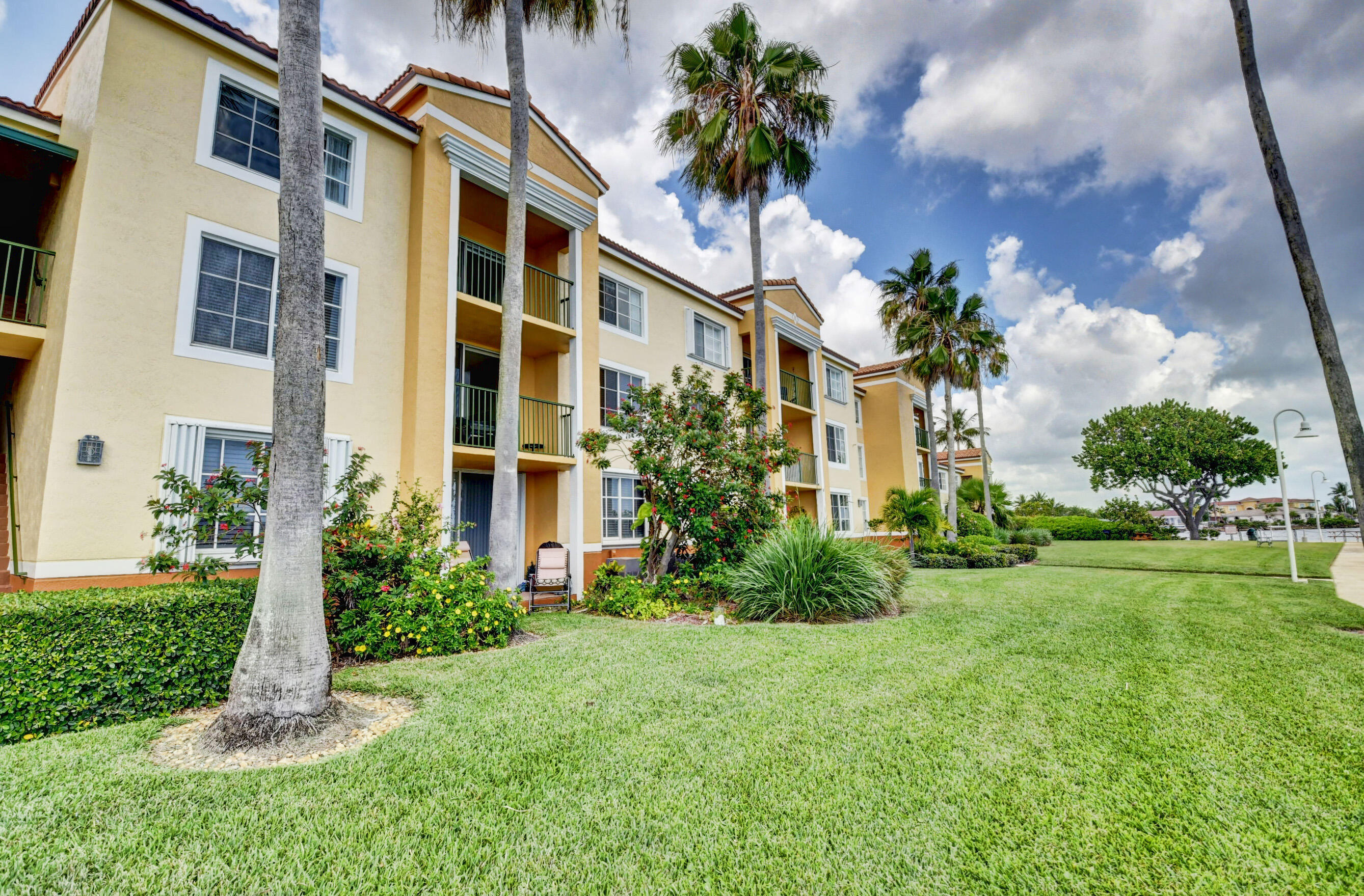 180 Yacht Club #308, Hypoluxo FL 33462