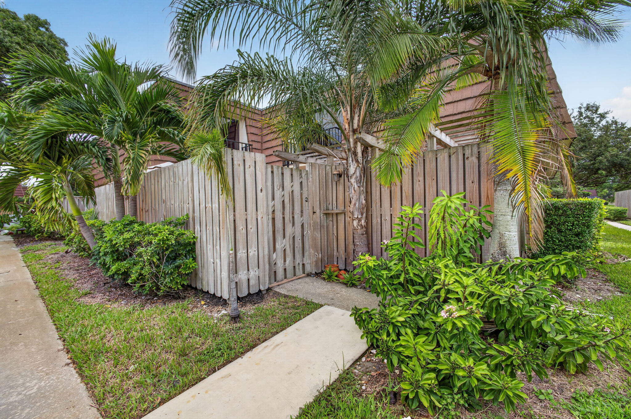 2003 20TH, Palm Beach Gardens FL 33418